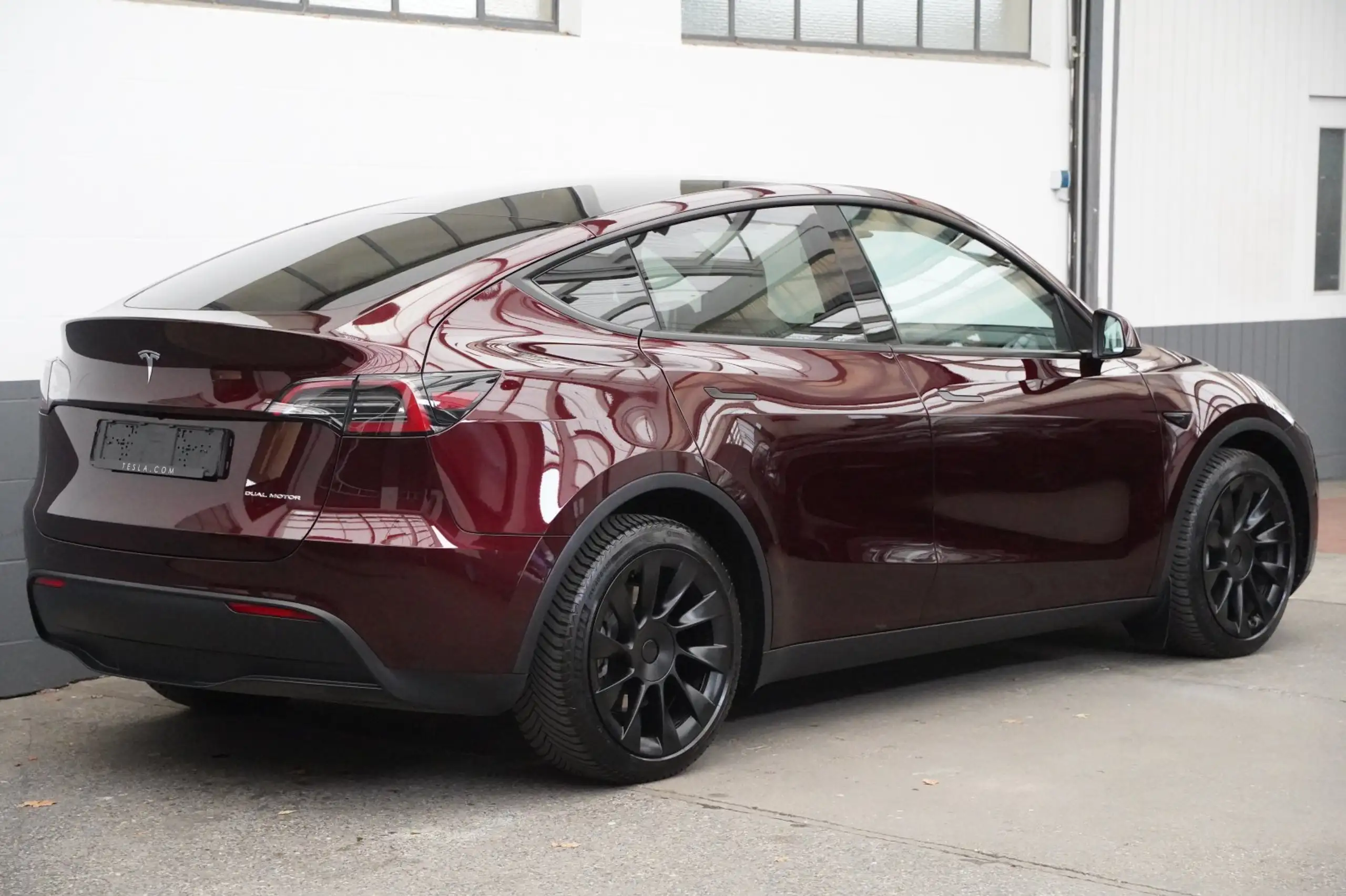 Tesla - Model Y