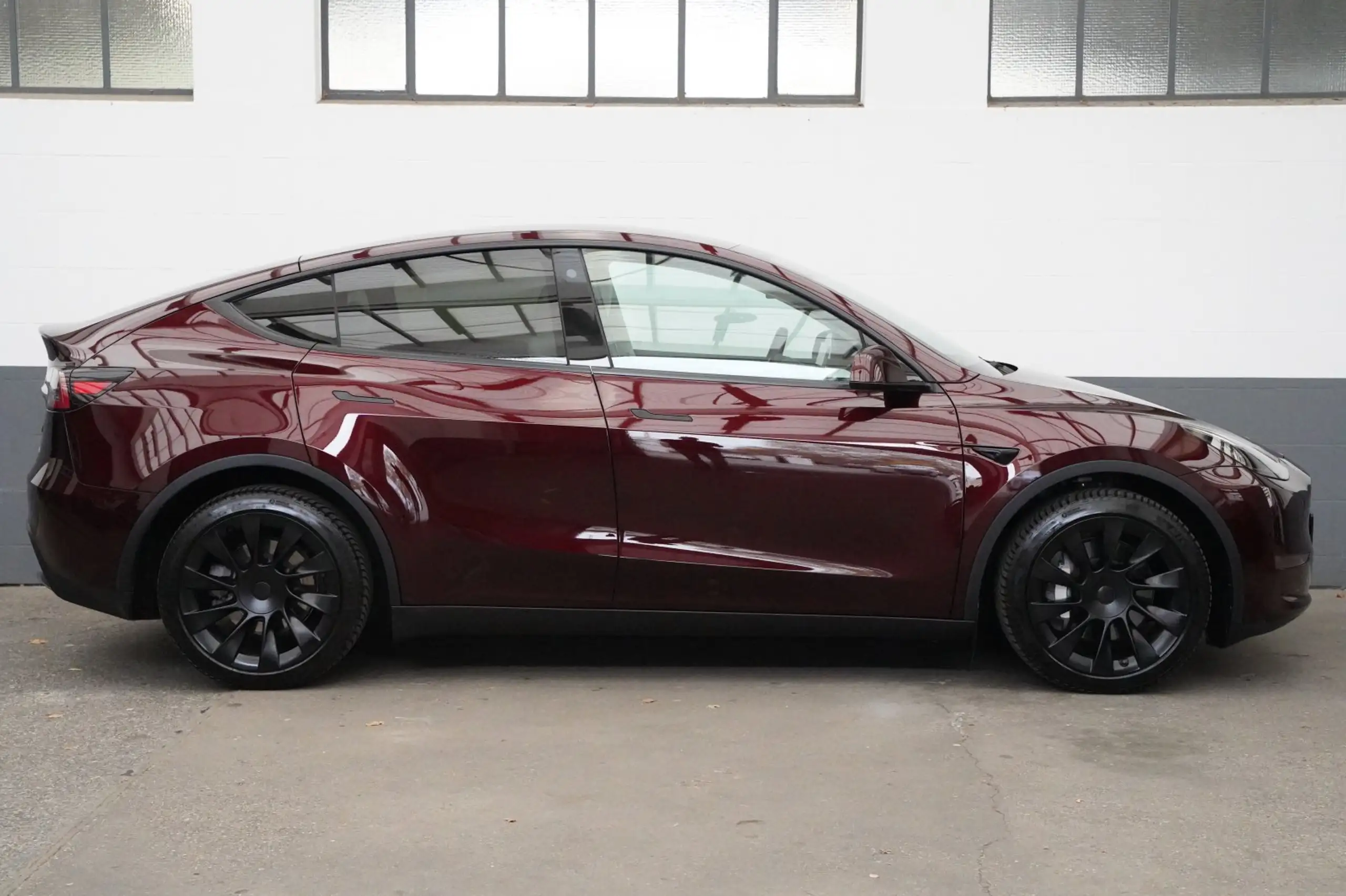 Tesla - Model Y