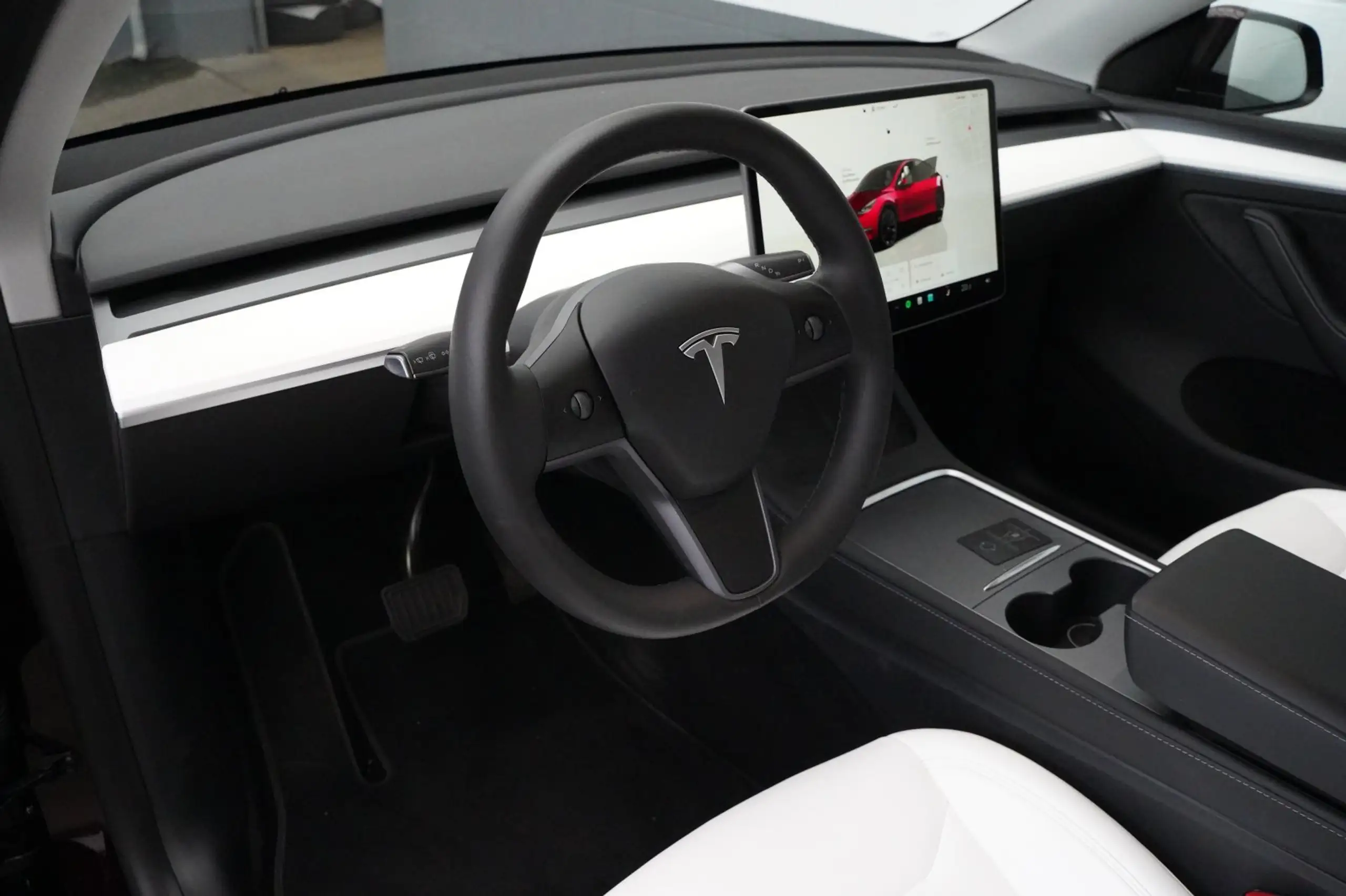 Tesla - Model Y