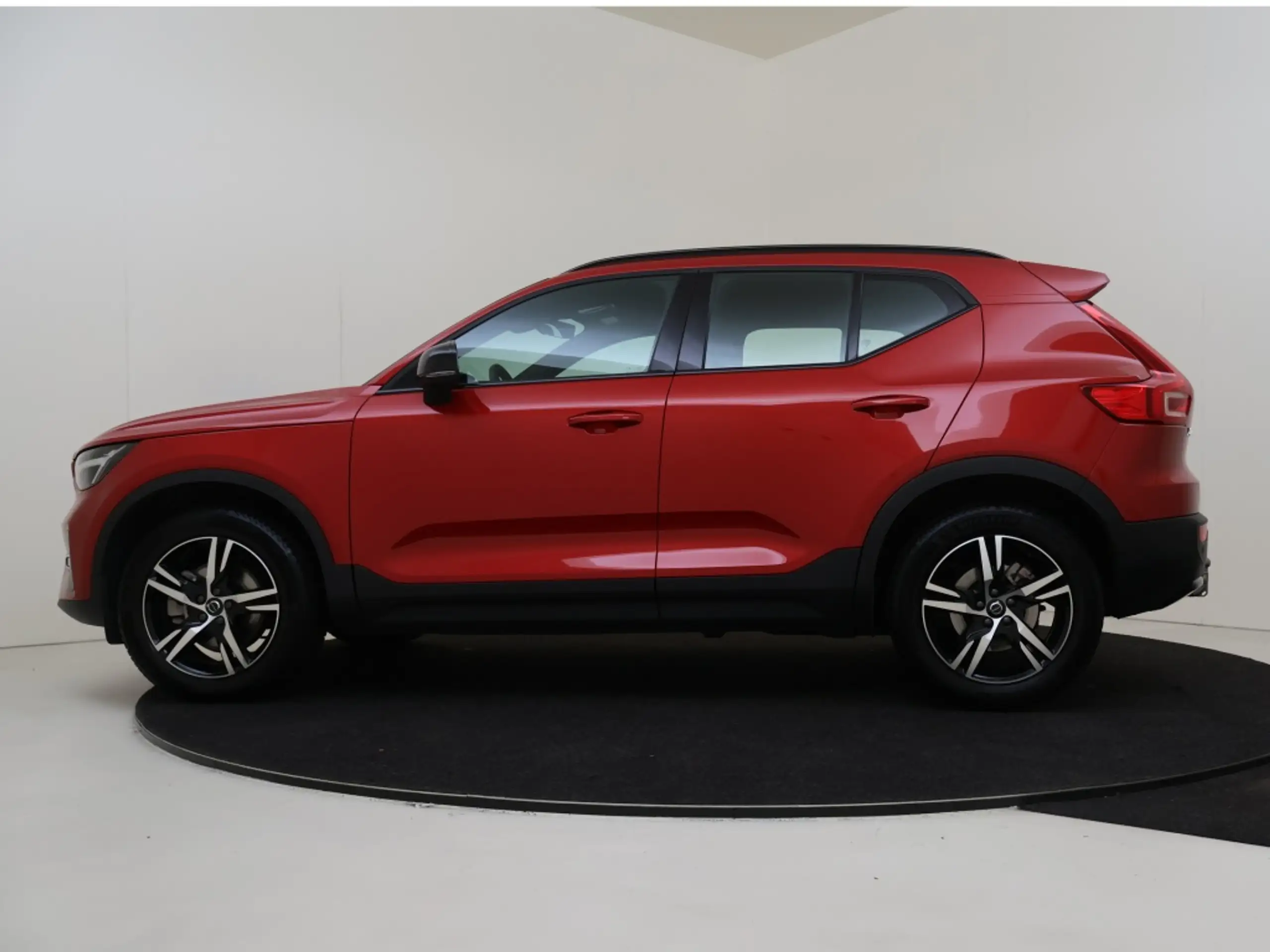 Volvo - XC40