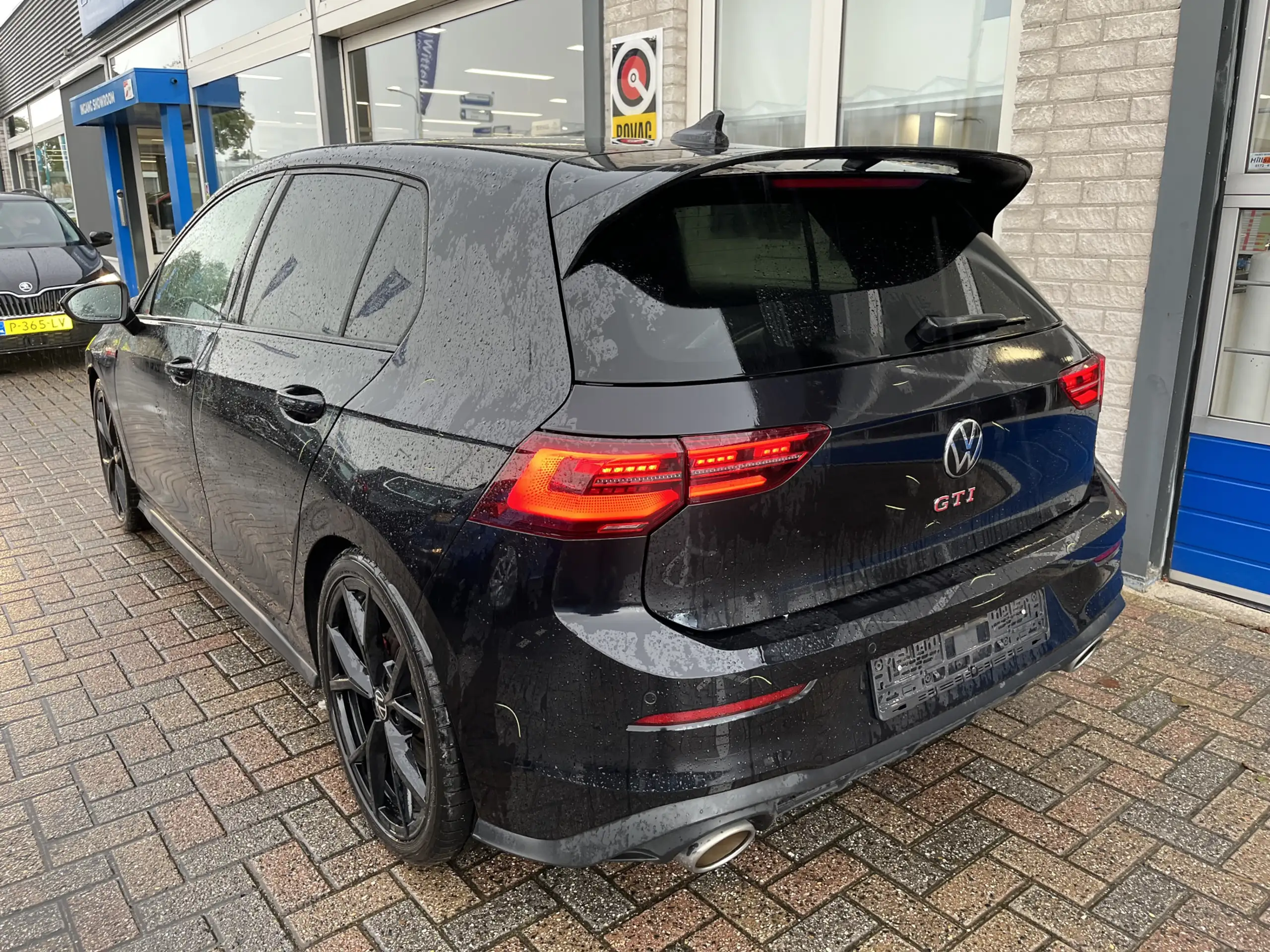 Volkswagen - Golf GTI