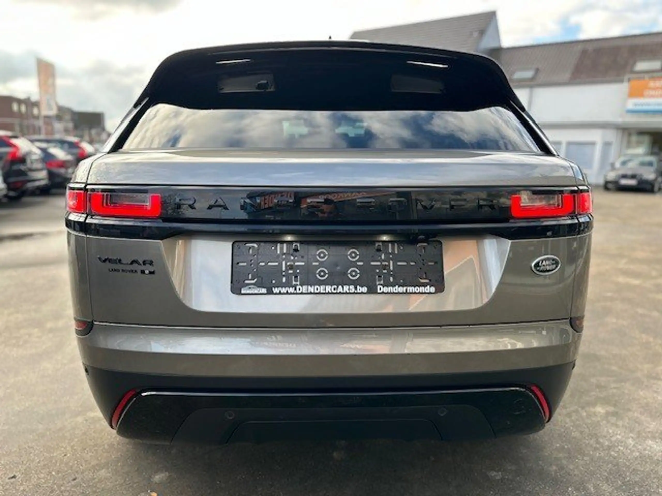 Land Rover - Range Rover Velar