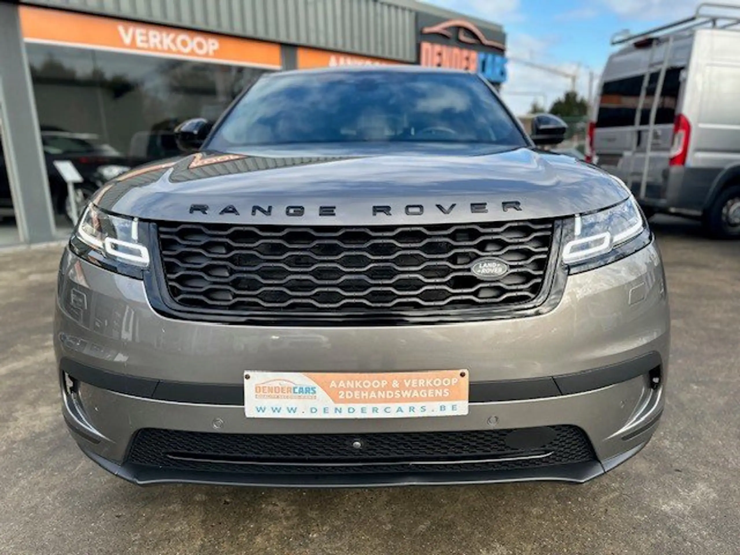 Land Rover - Range Rover Velar