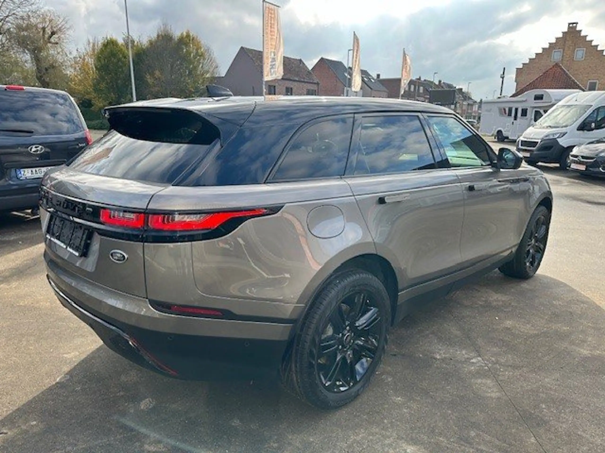 Land Rover - Range Rover Velar