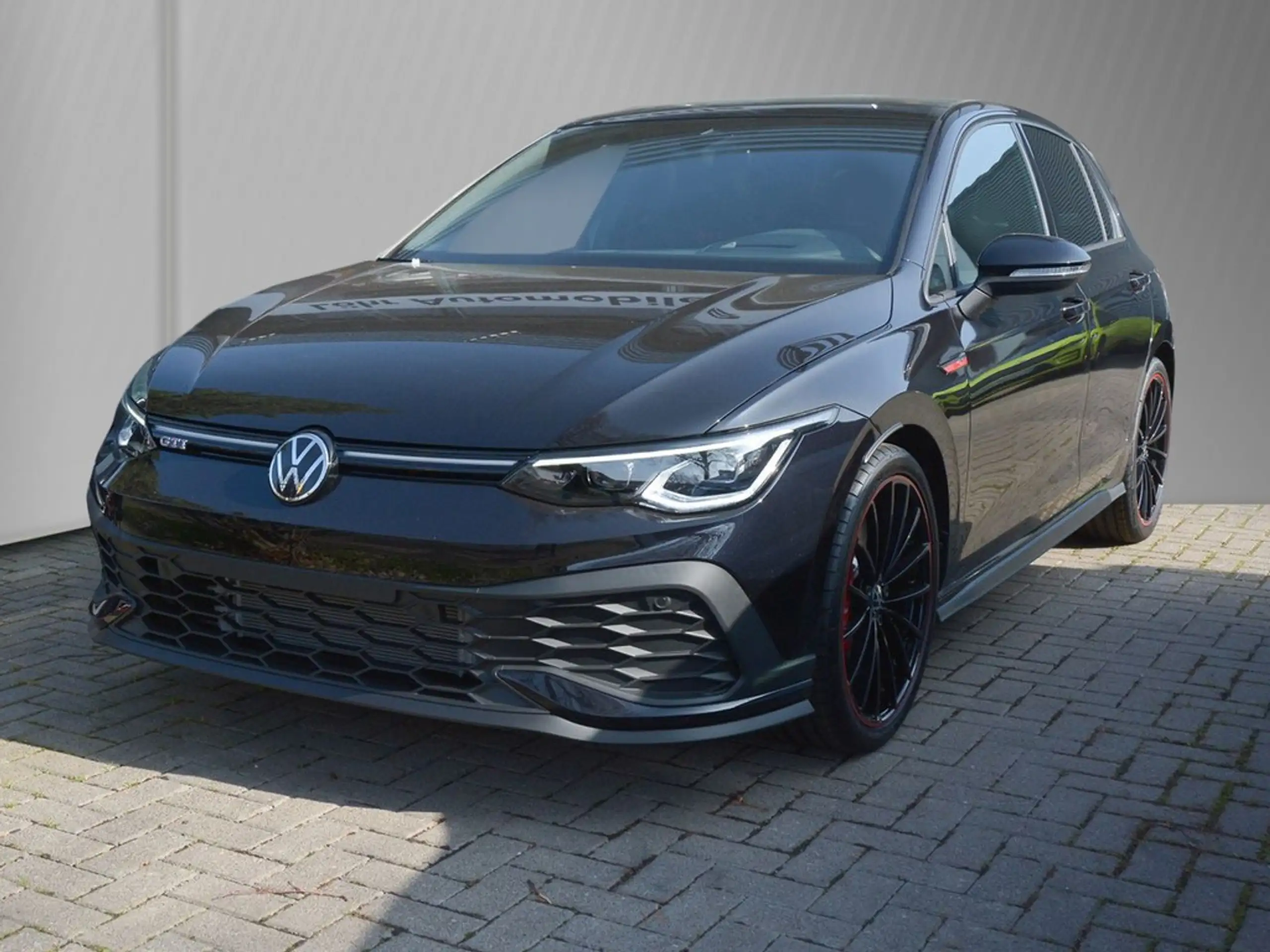 Volkswagen - Golf GTI