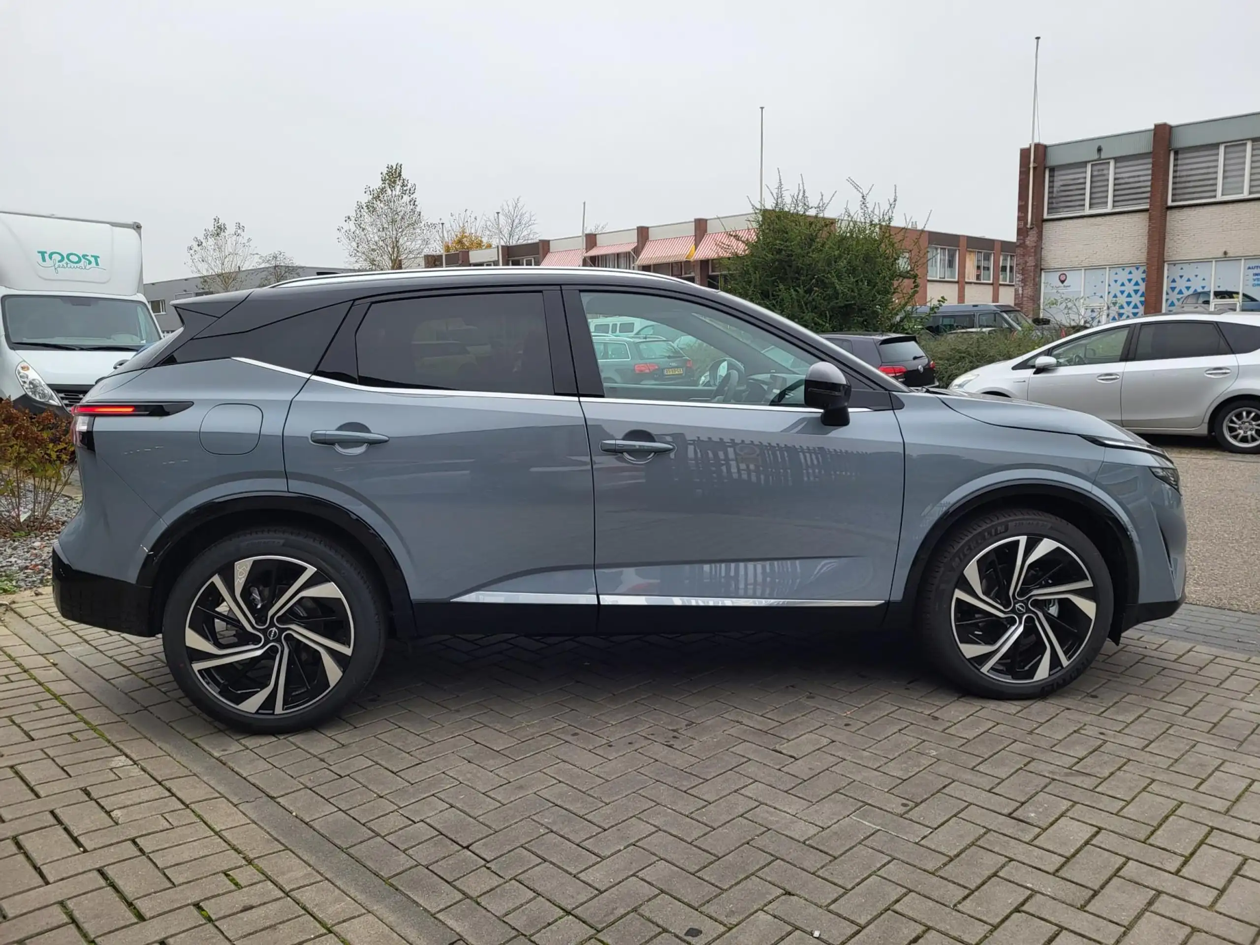 Nissan - Qashqai