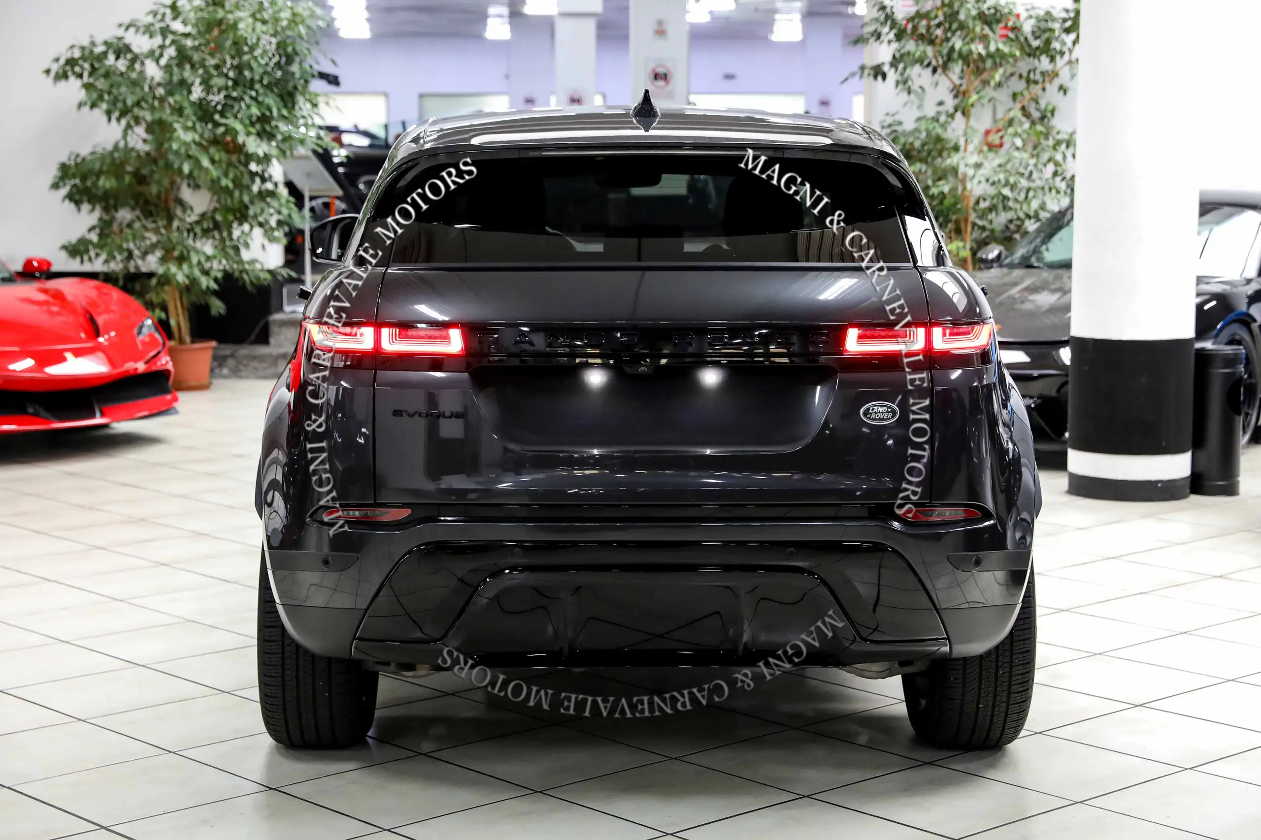 Land Rover - Range Rover Evoque