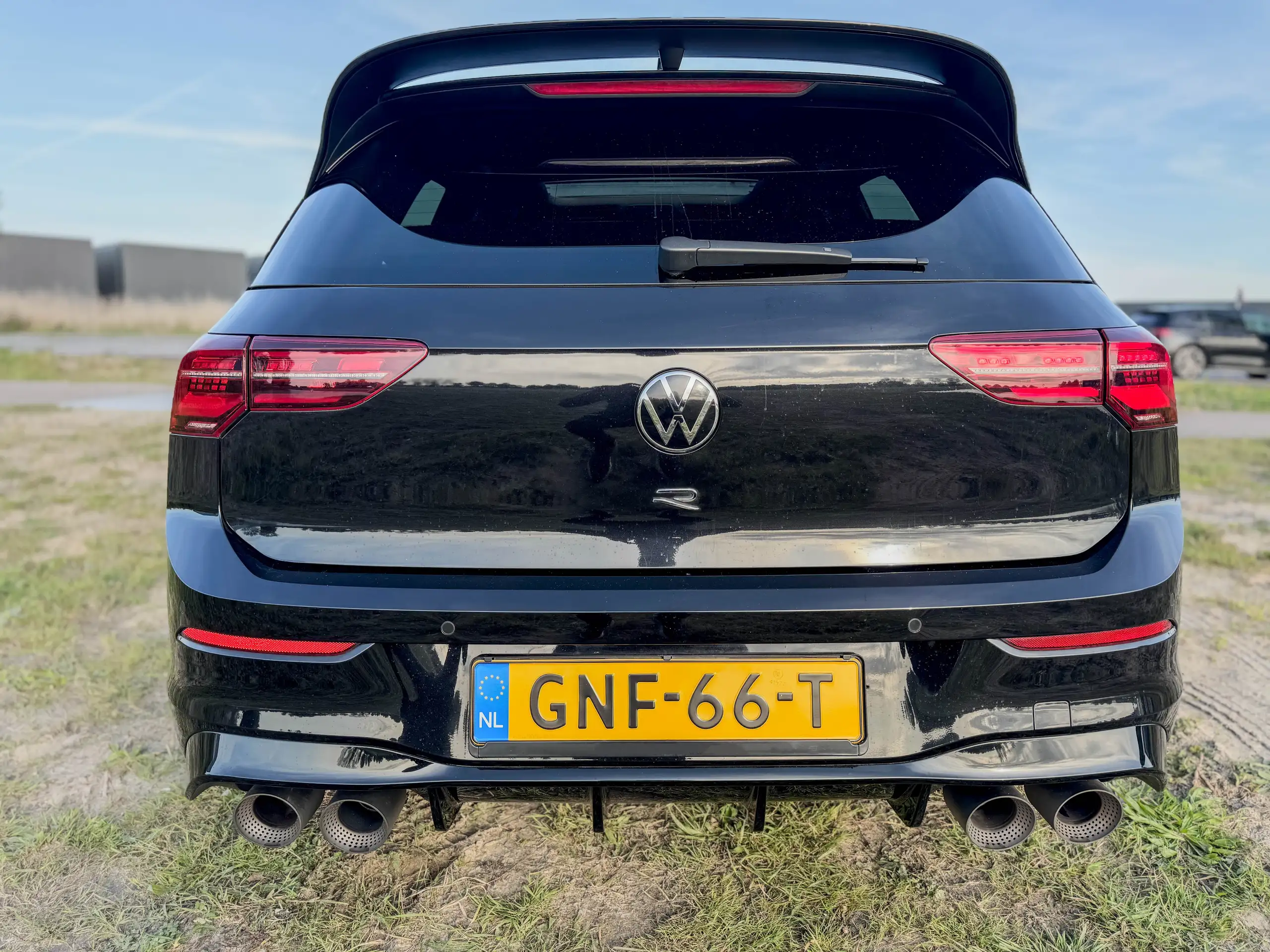 Volkswagen - Golf