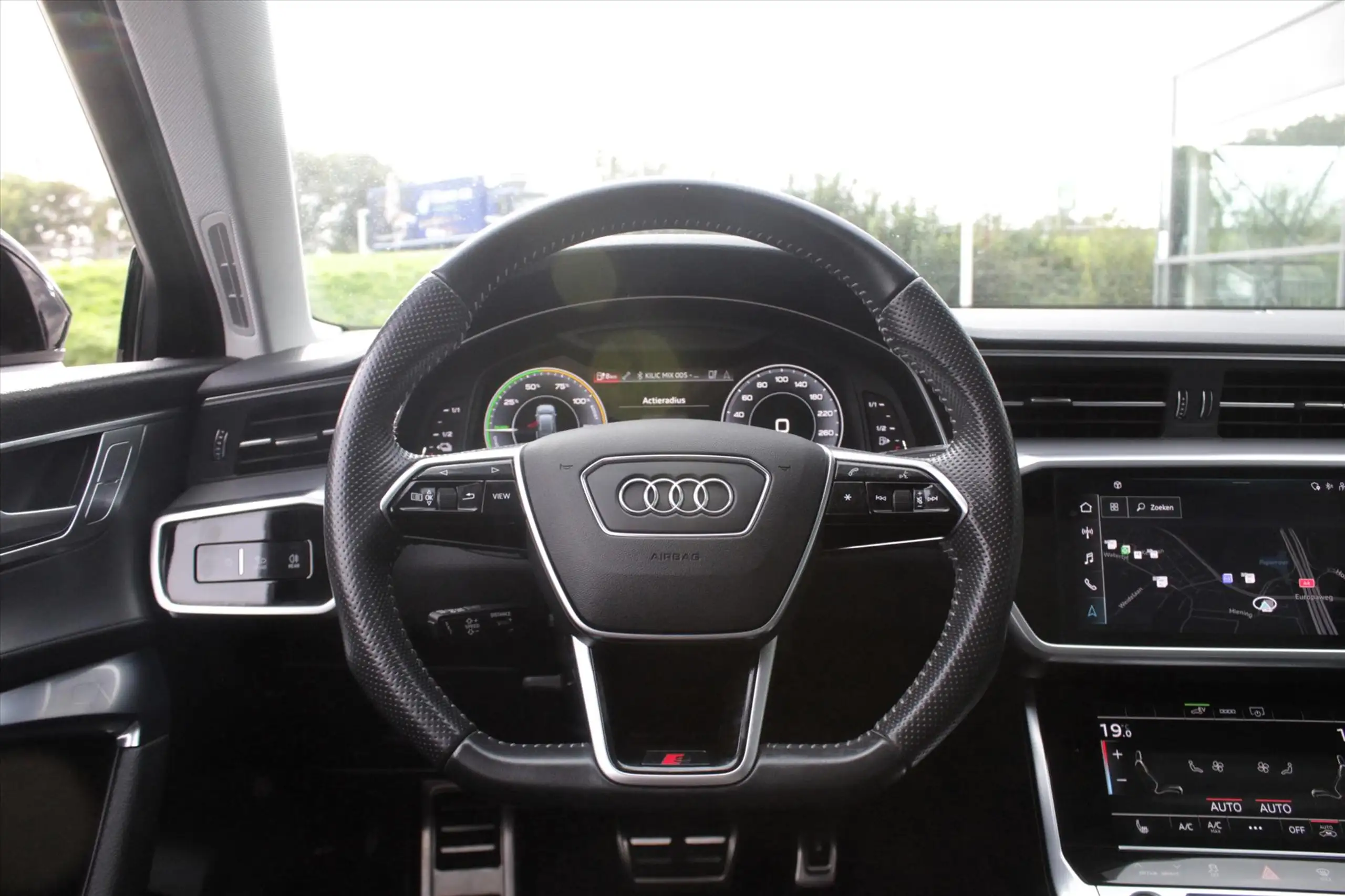 Audi - A6