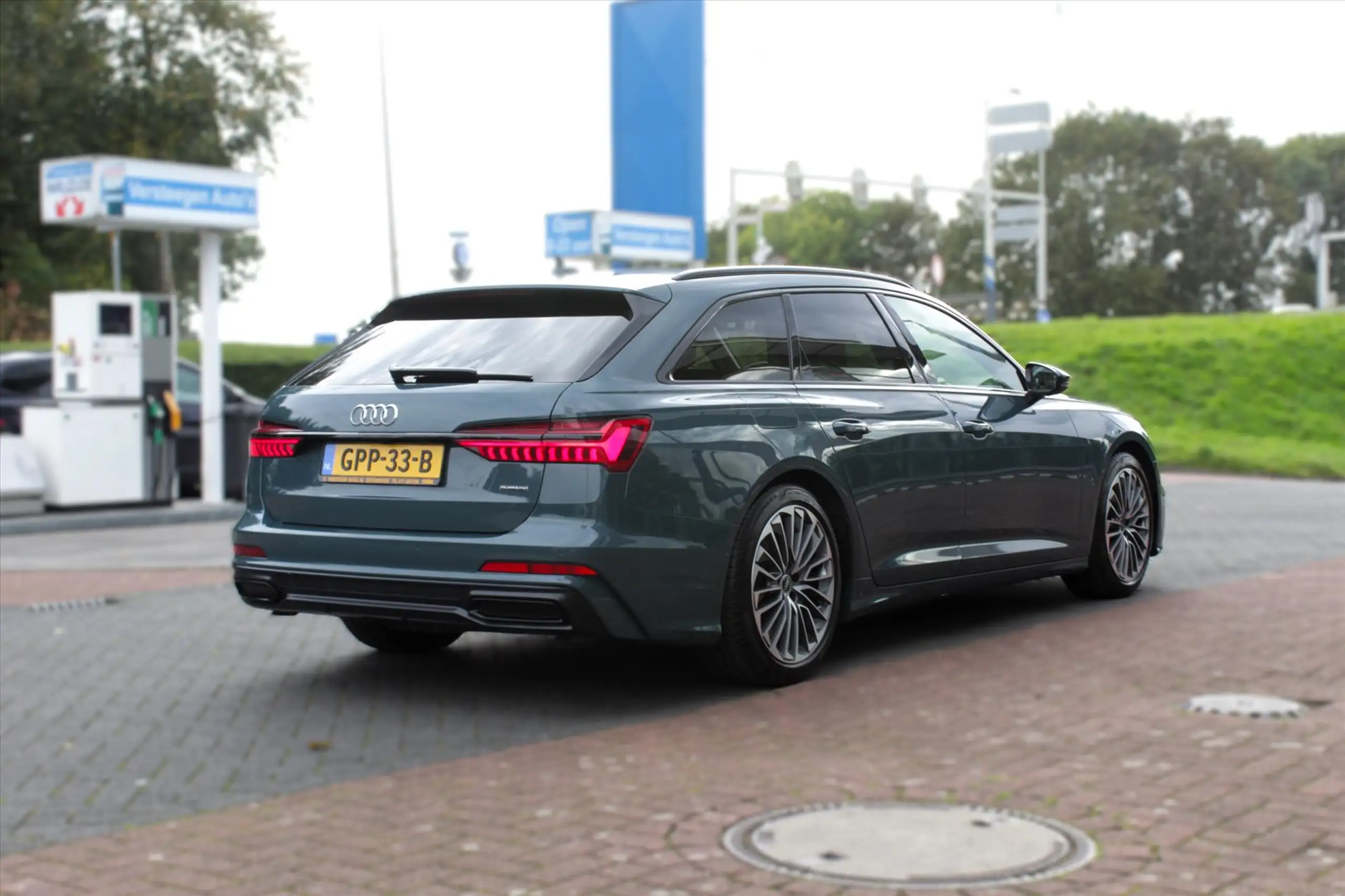 Audi - A6