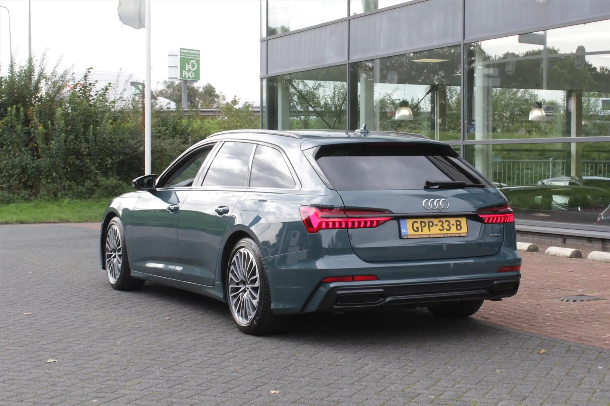 Audi - A6