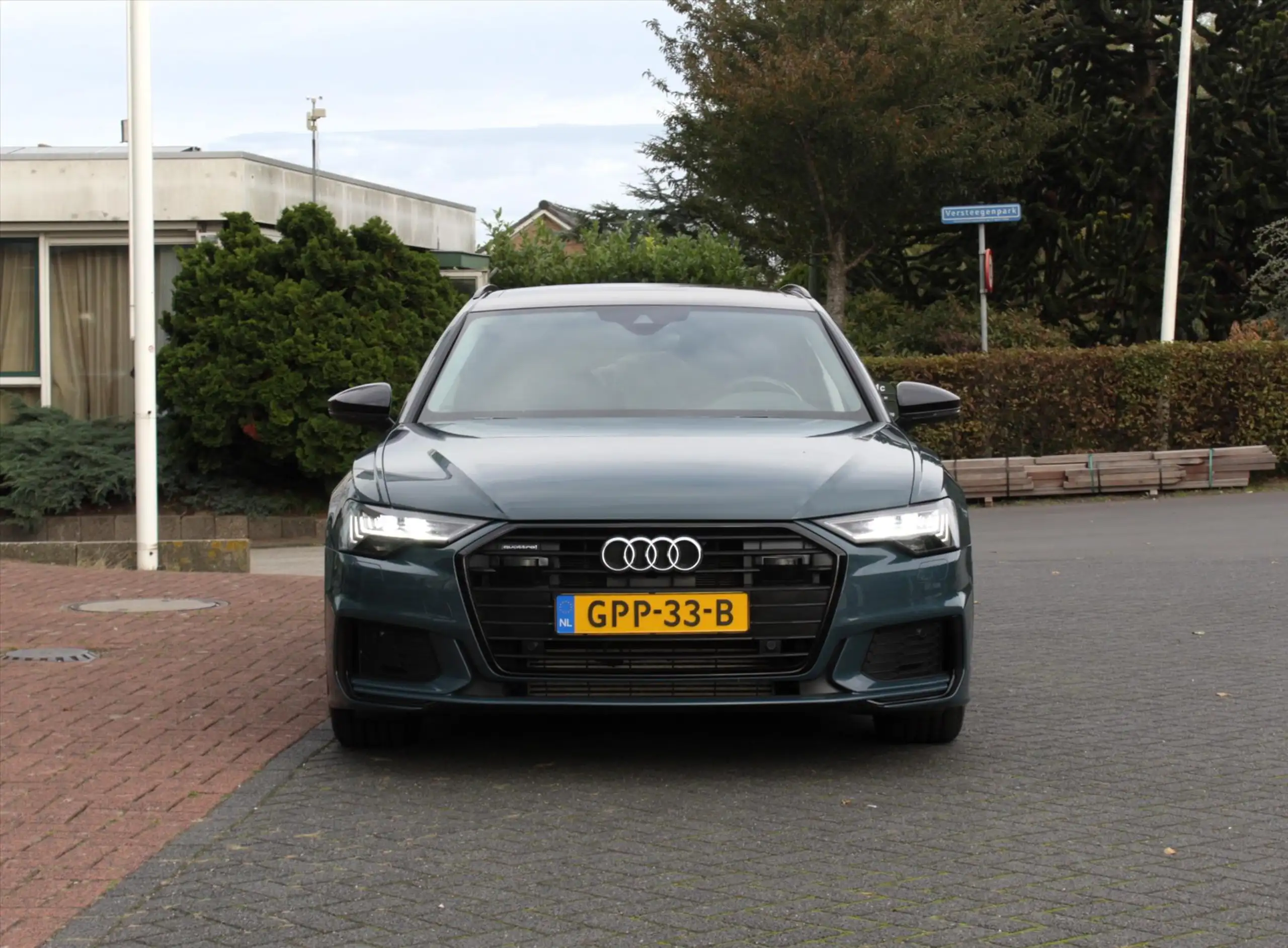 Audi - A6