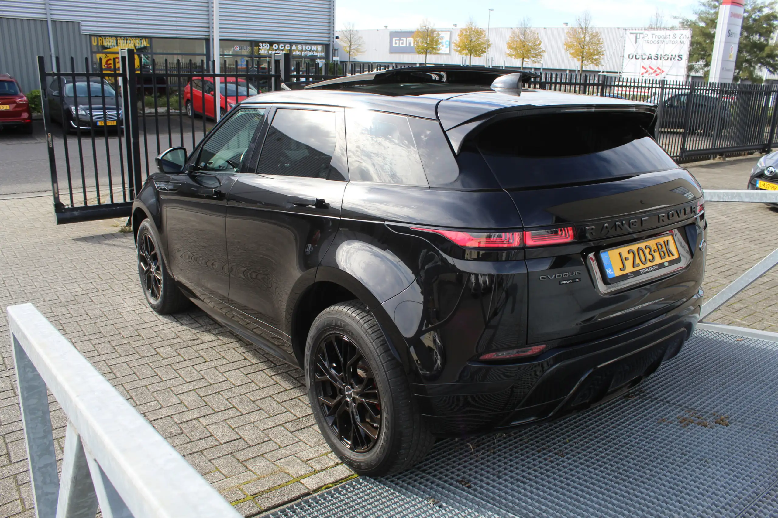 Land Rover - Range Rover Evoque