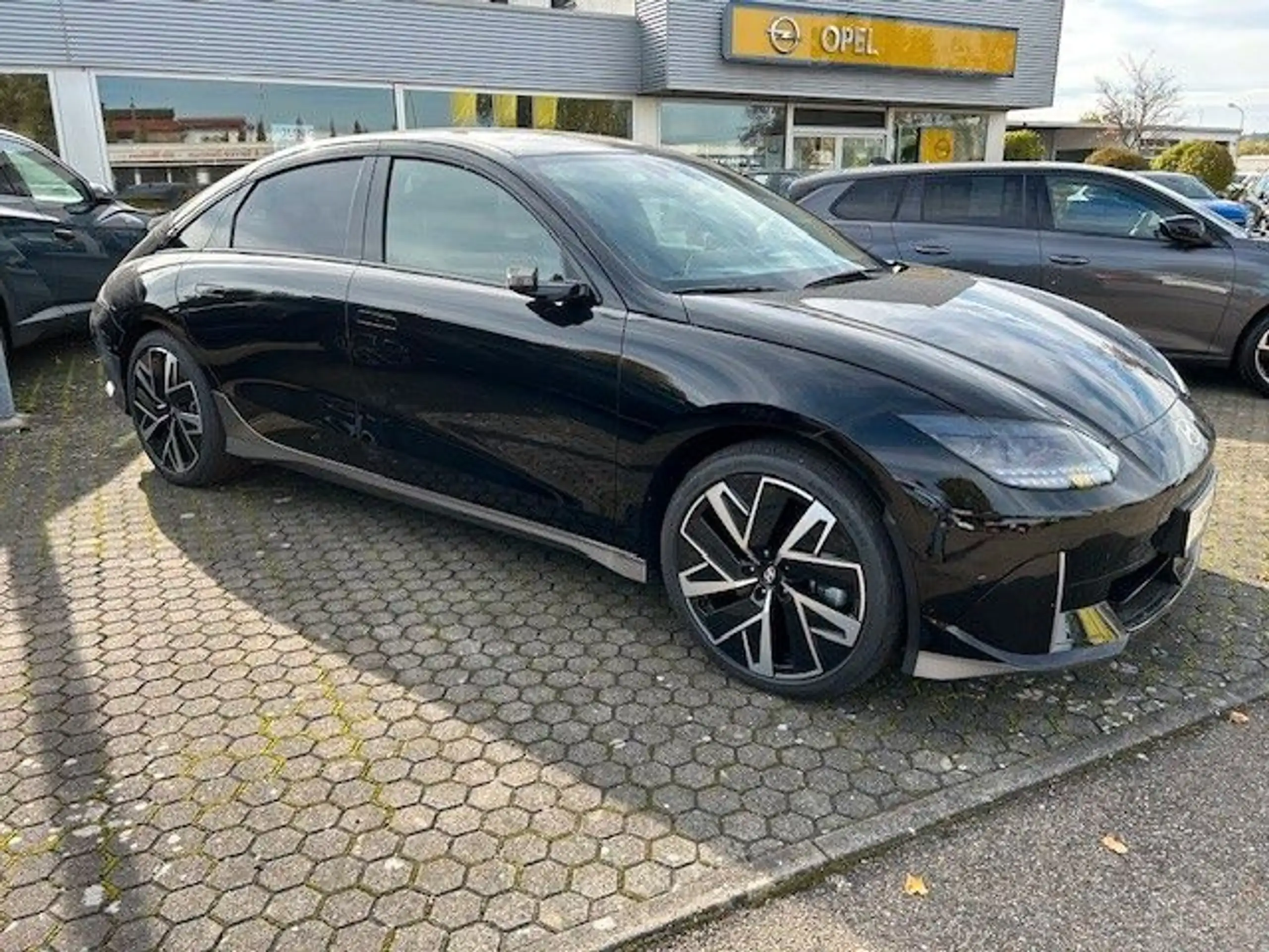 Hyundai - IONIQ 6