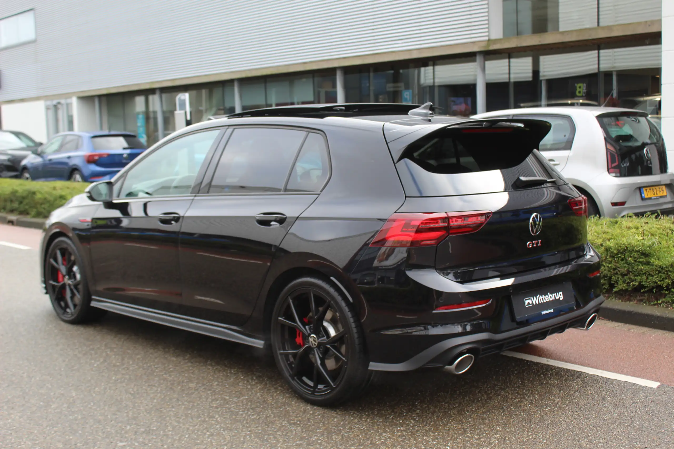 Volkswagen - Golf GTI