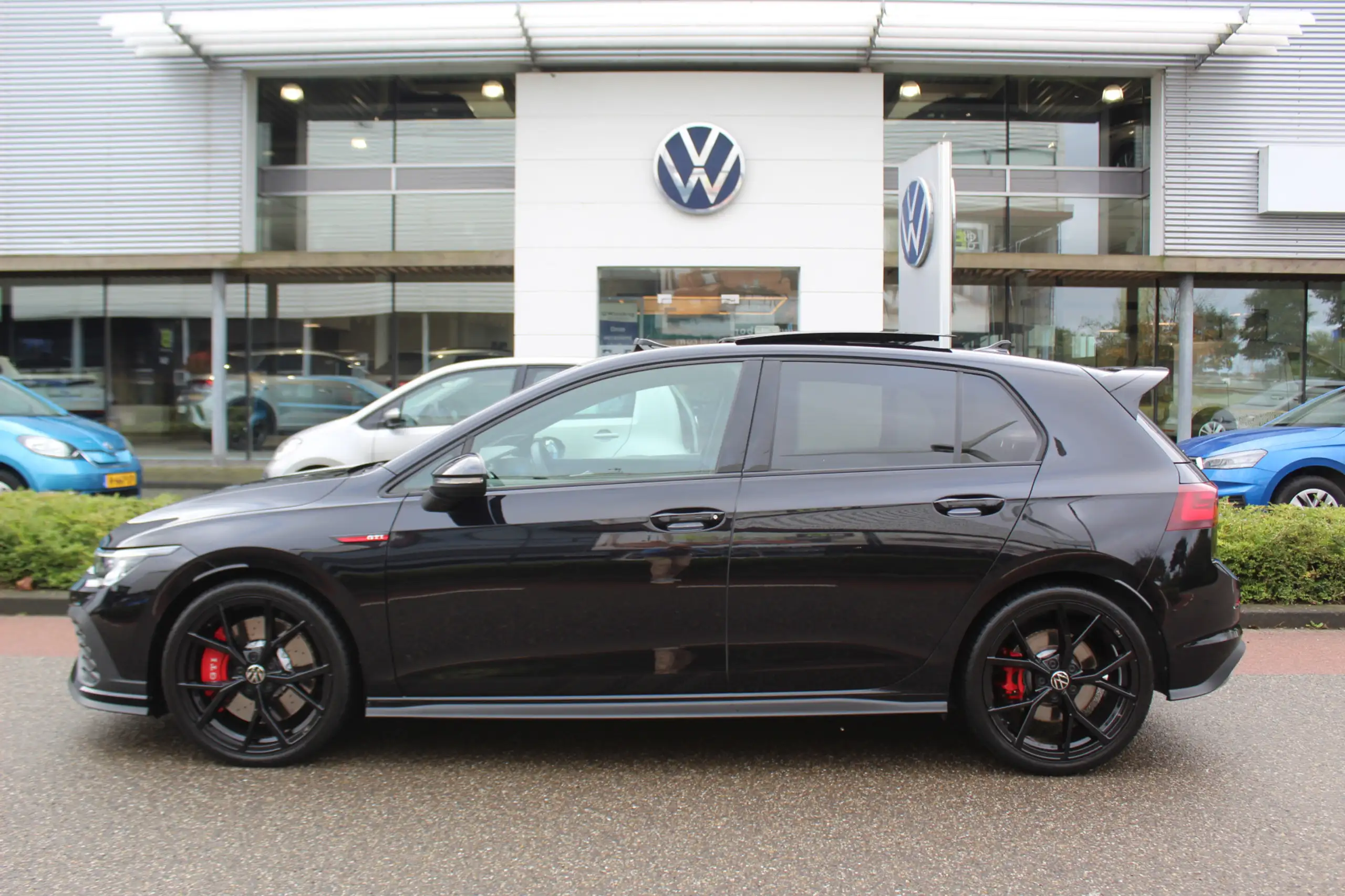 Volkswagen - Golf GTI