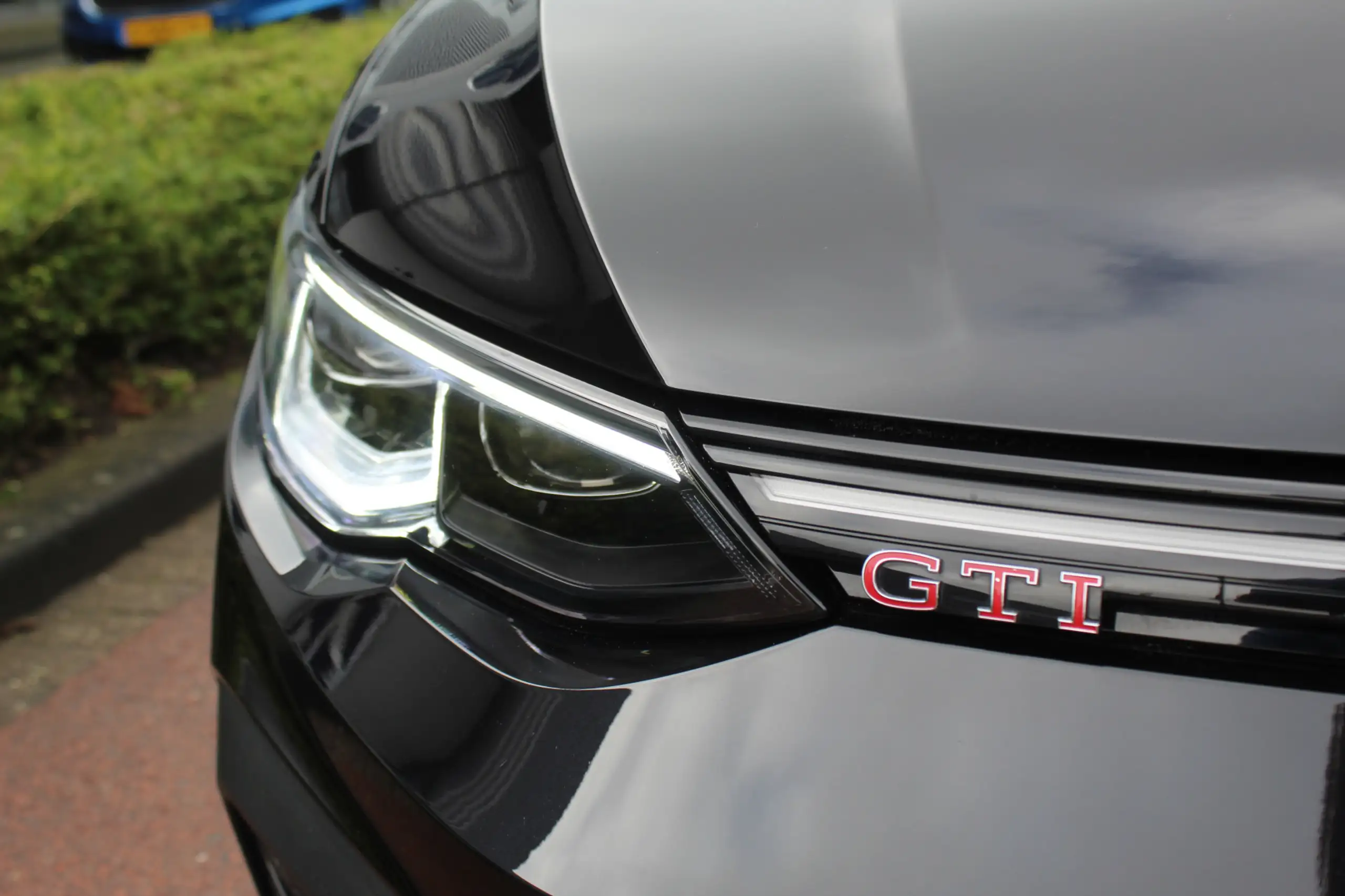 Volkswagen - Golf GTI