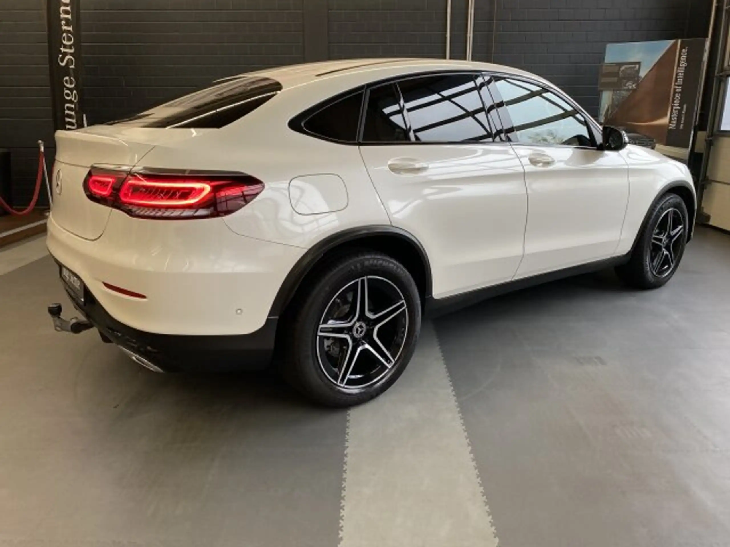 Mercedes-Benz - GLC 300