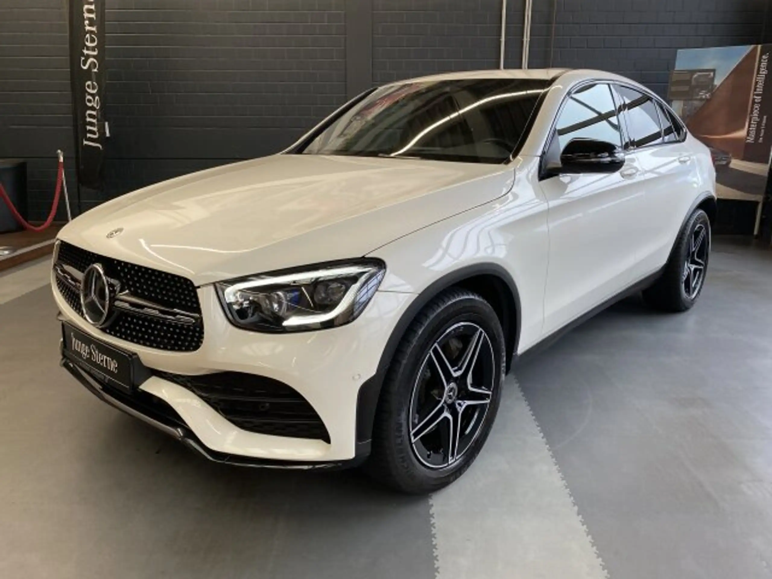 Mercedes-Benz - GLC 300