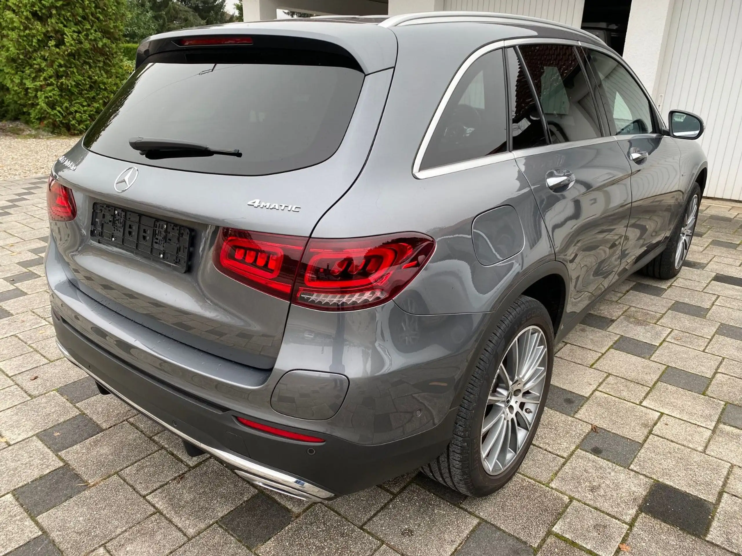 Mercedes-Benz - GLC 300