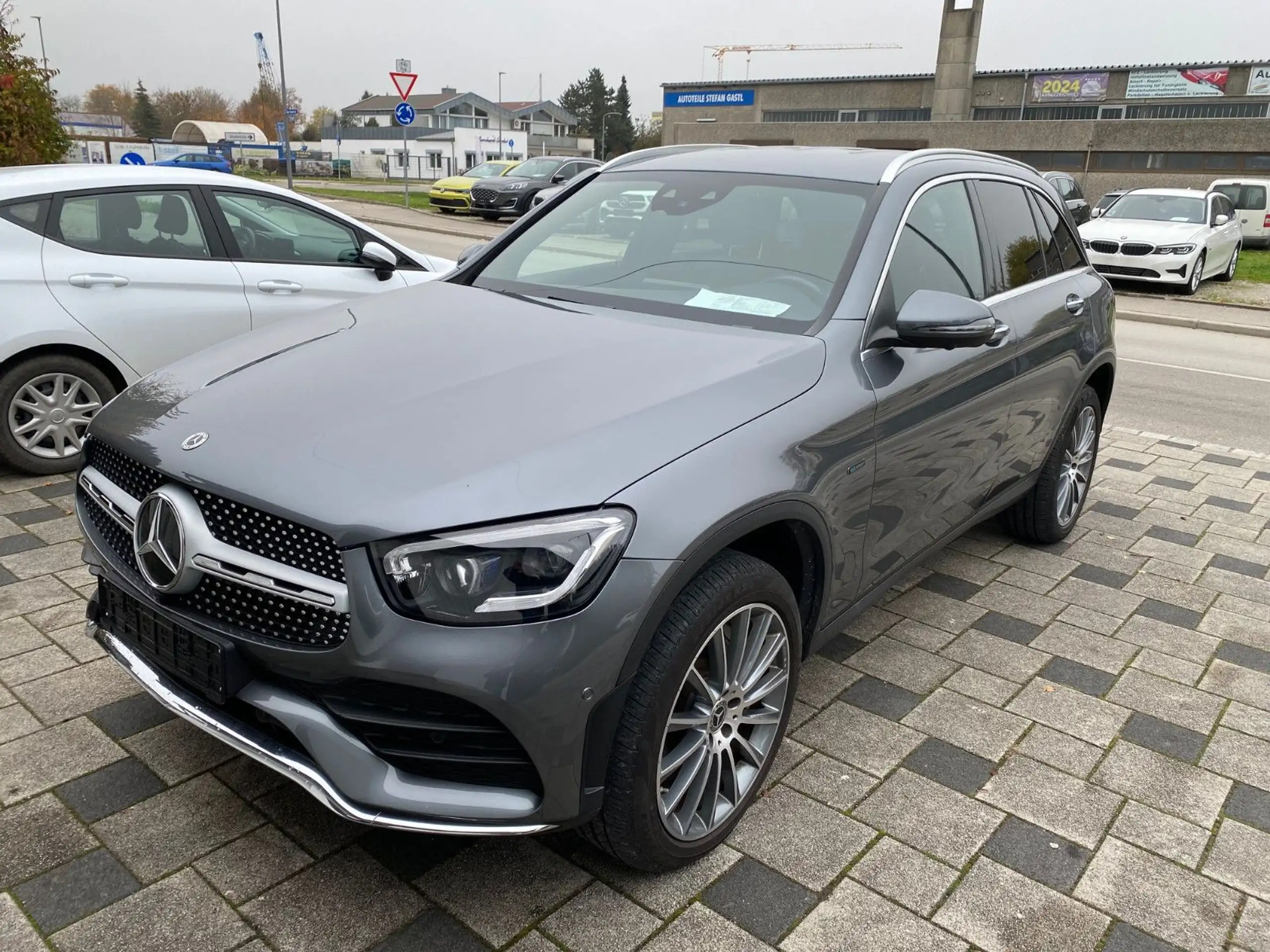 Mercedes-Benz - GLC 300