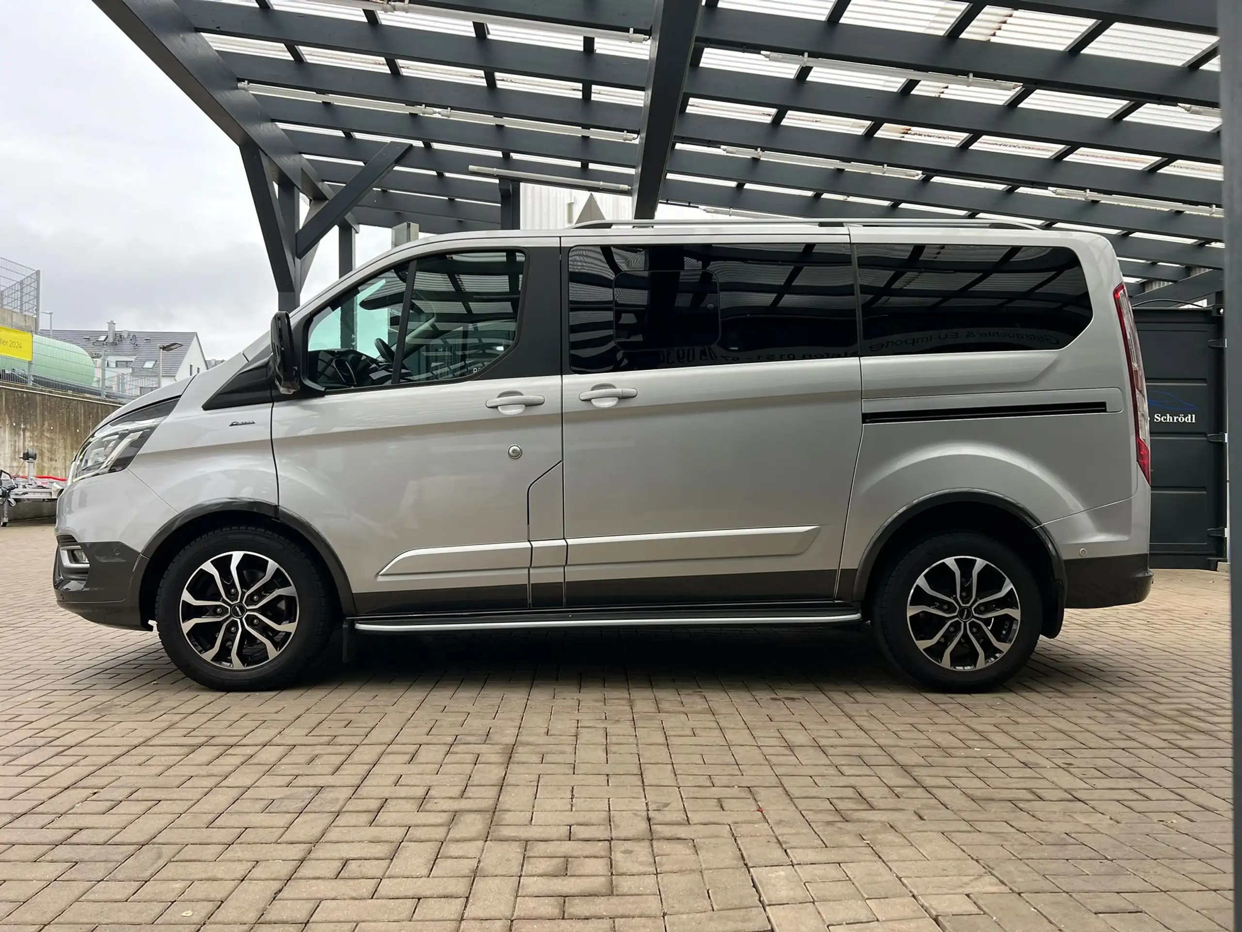 Ford - Tourneo