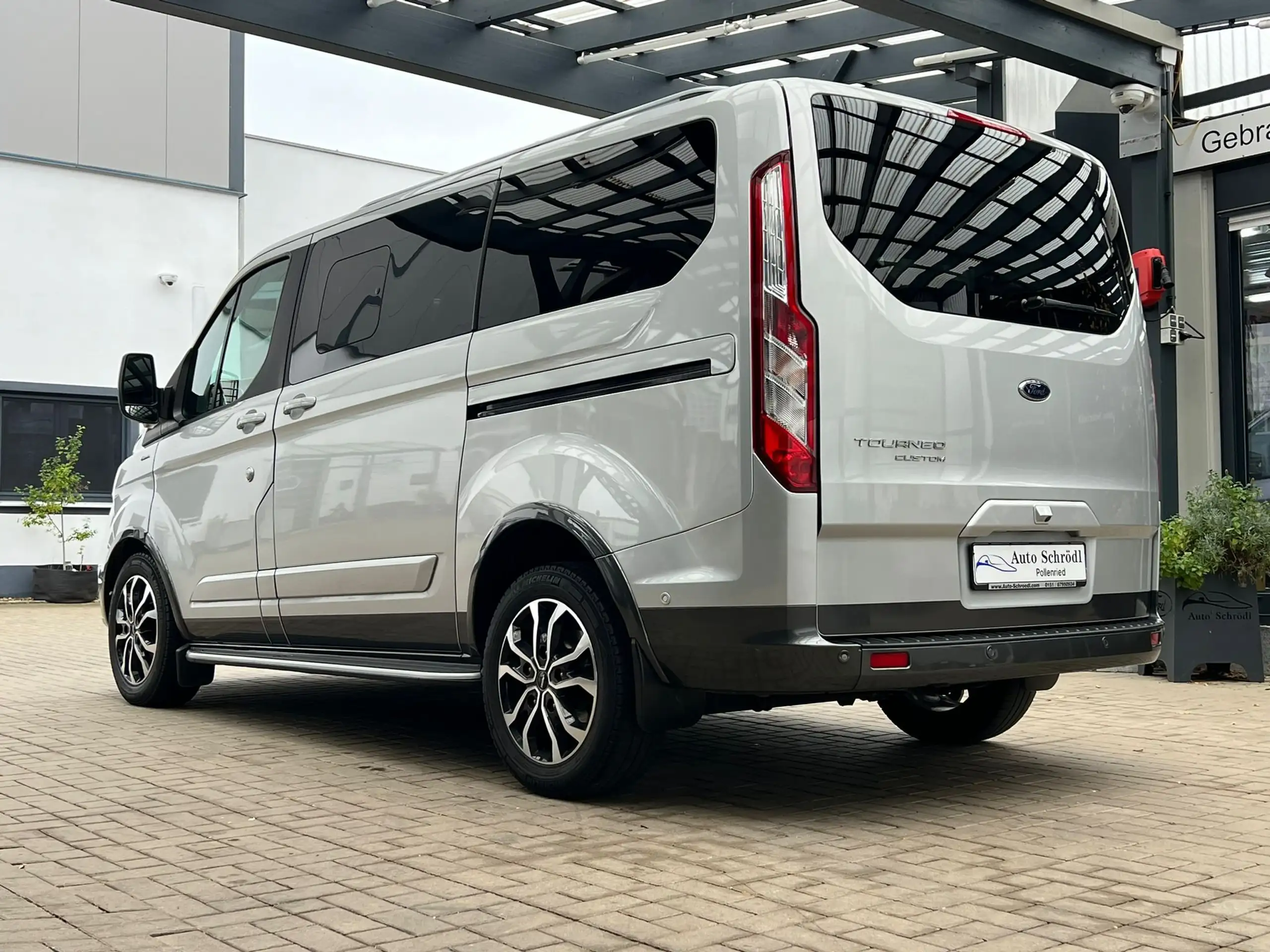 Ford - Tourneo