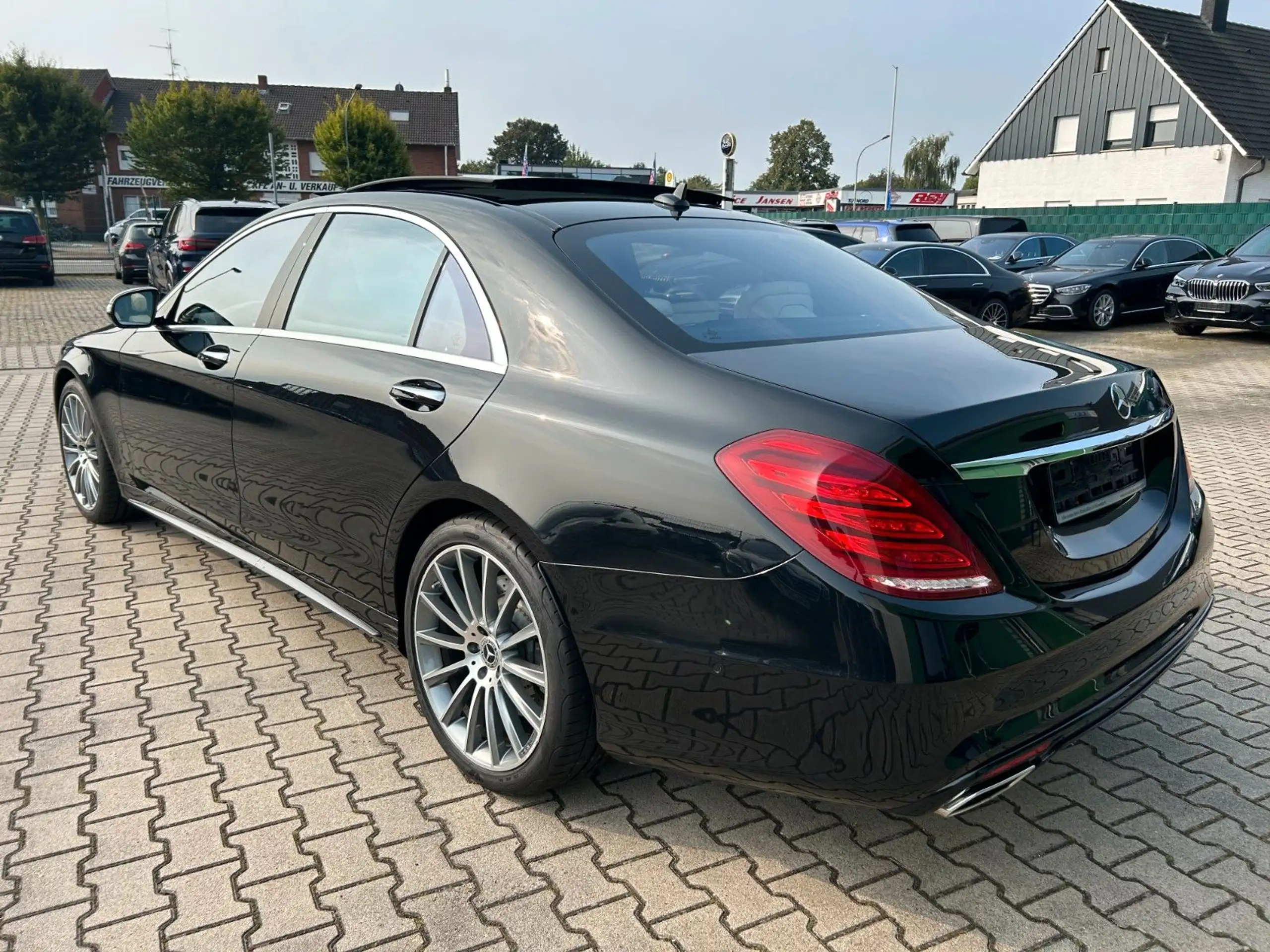 Mercedes-Benz - S 500