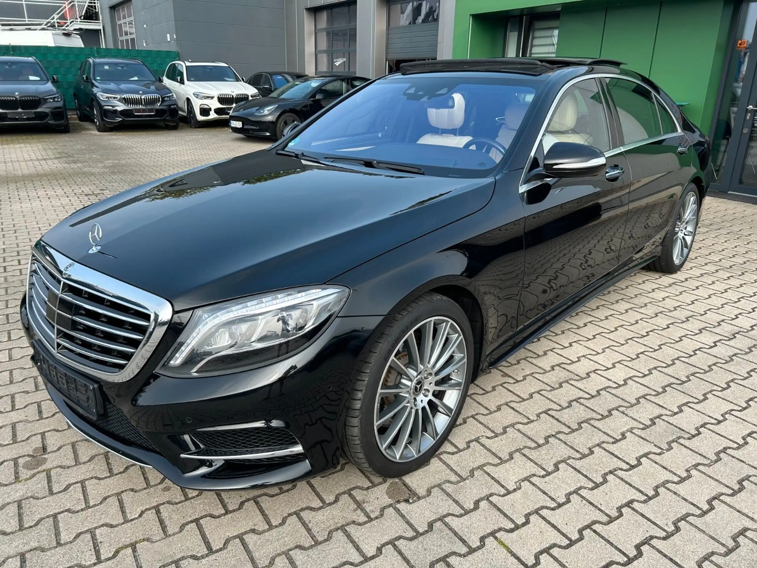 Mercedes-Benz - S 500