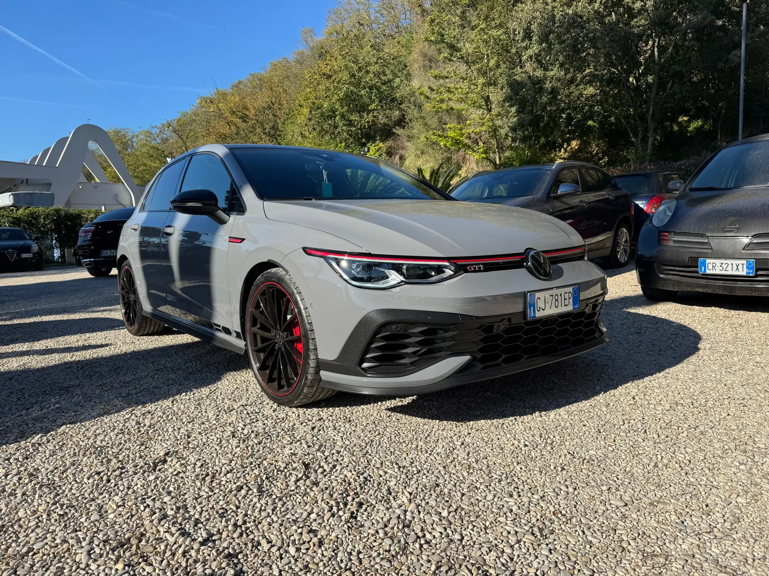 Volkswagen - Golf GTI