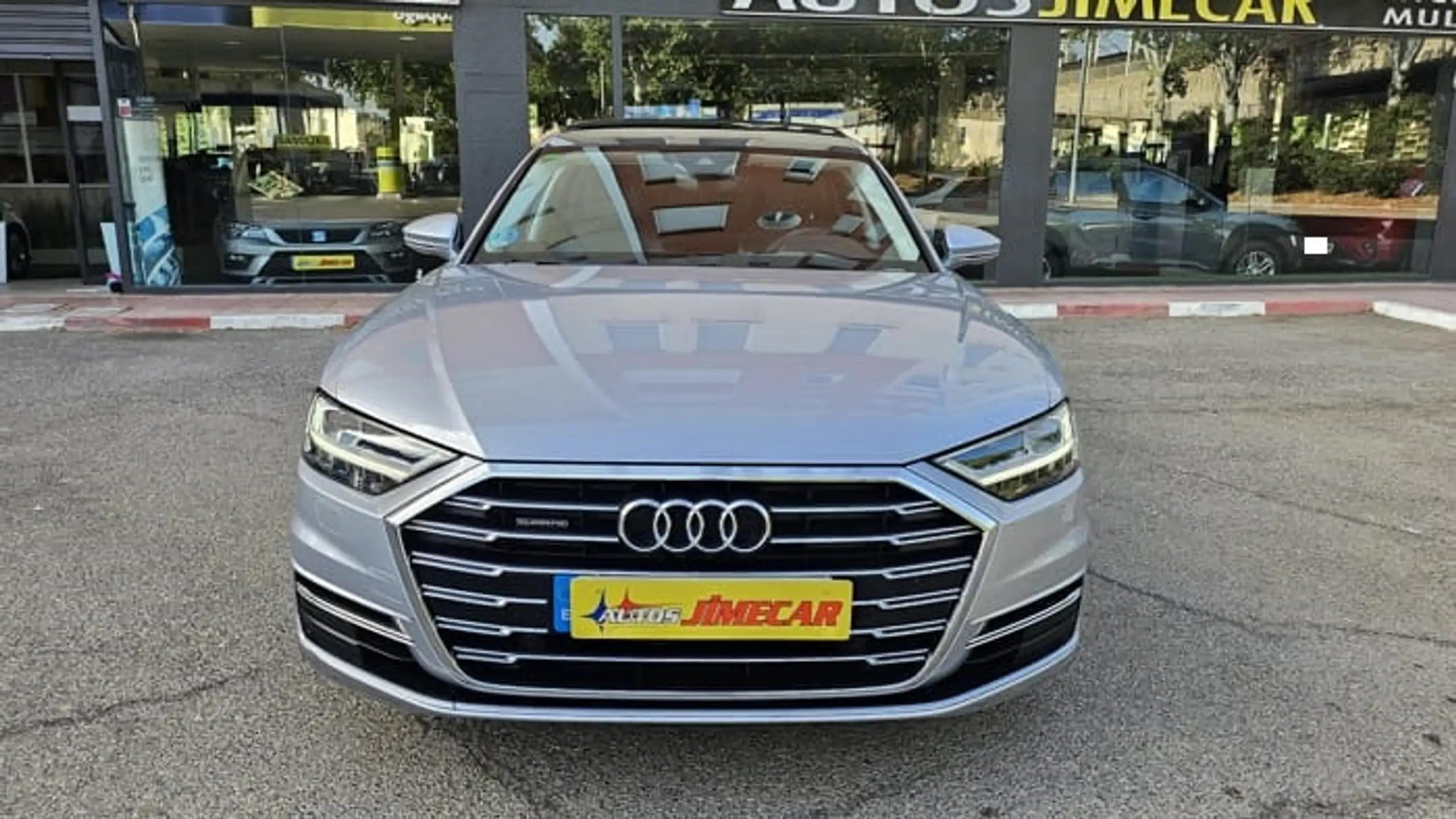 Audi - A8