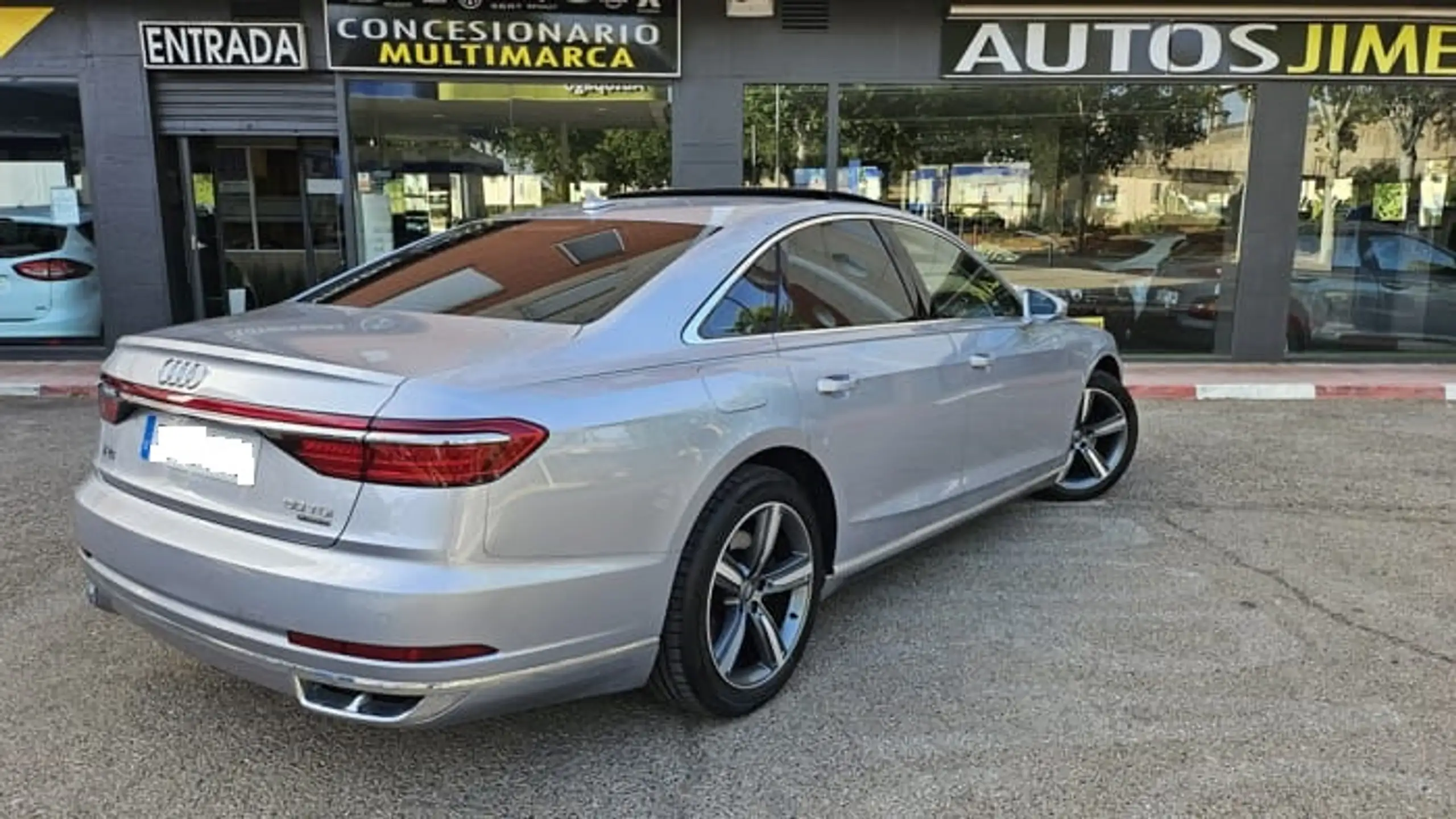 Audi - A8