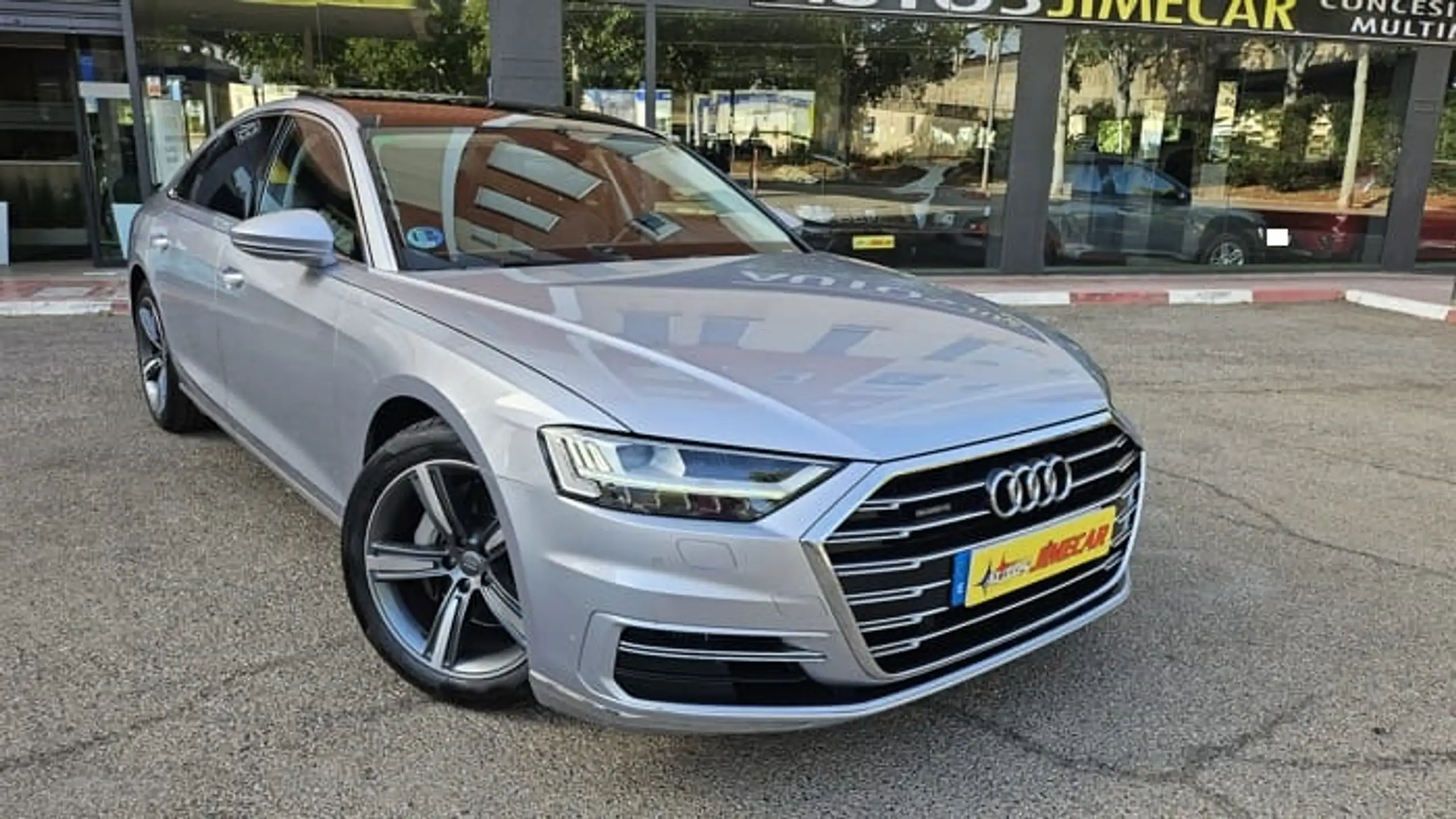 Audi - A8