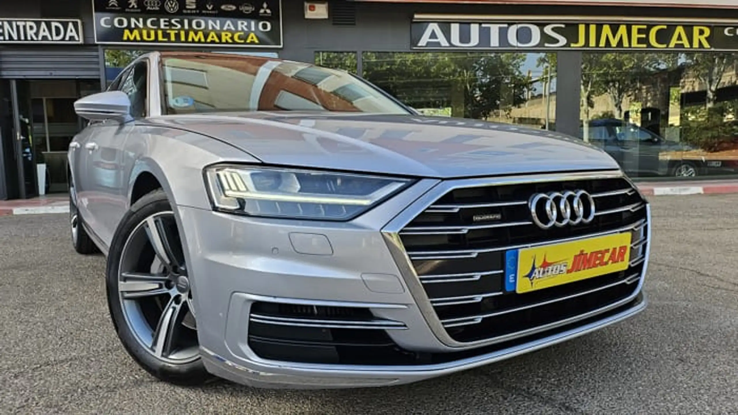 Audi - A8