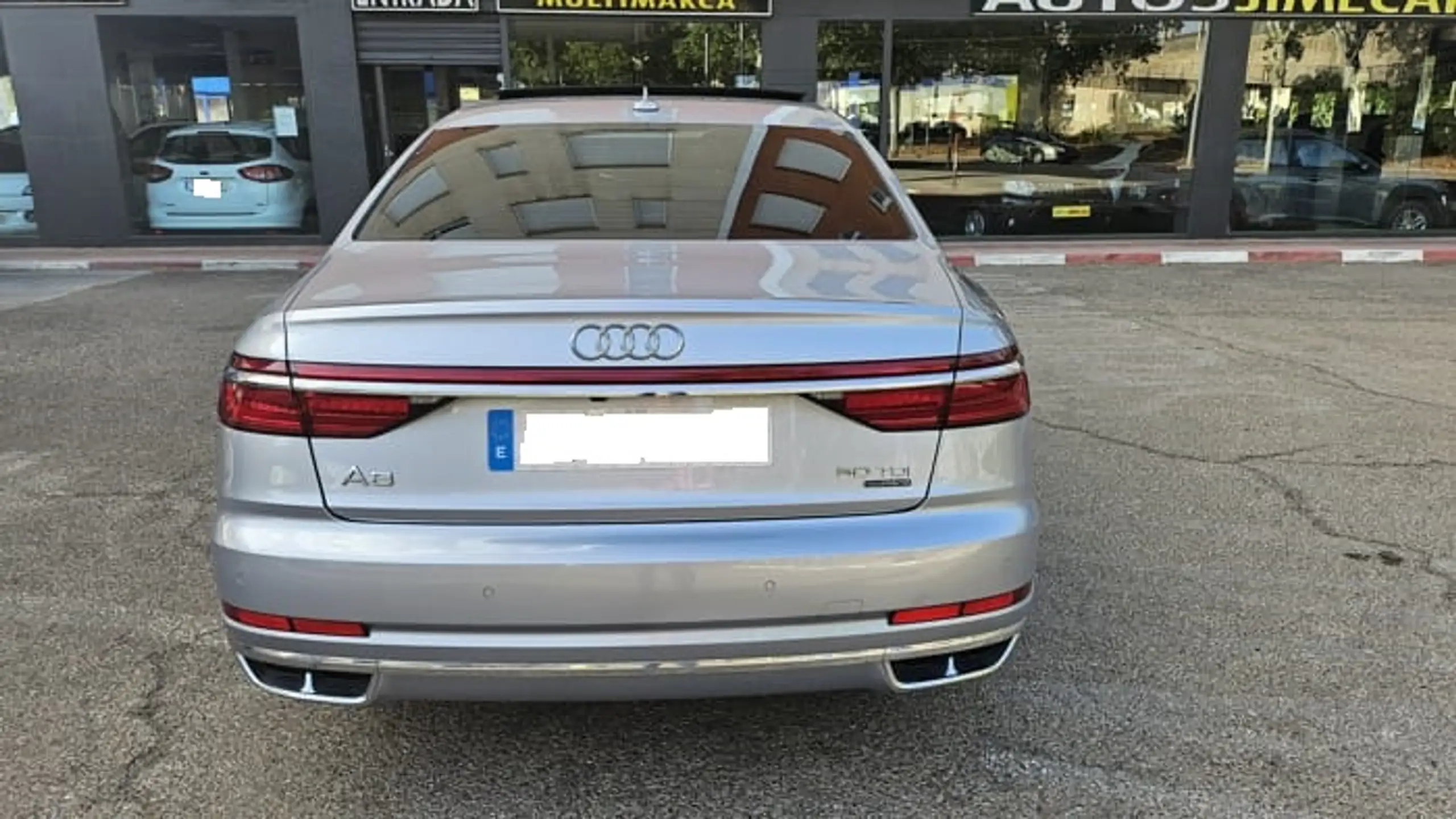 Audi - A8