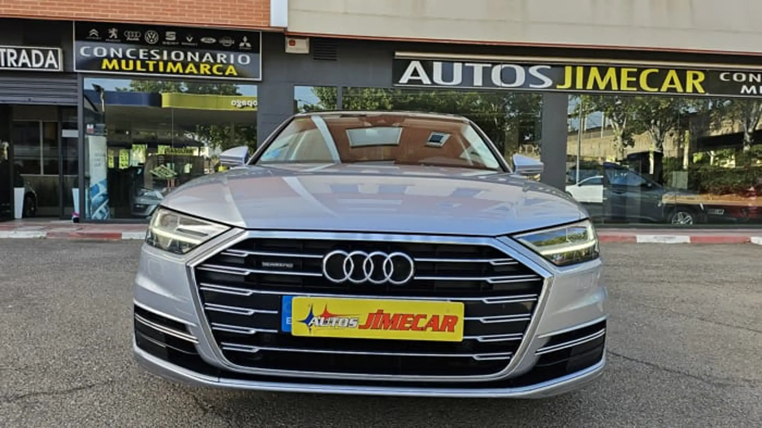 Audi - A8