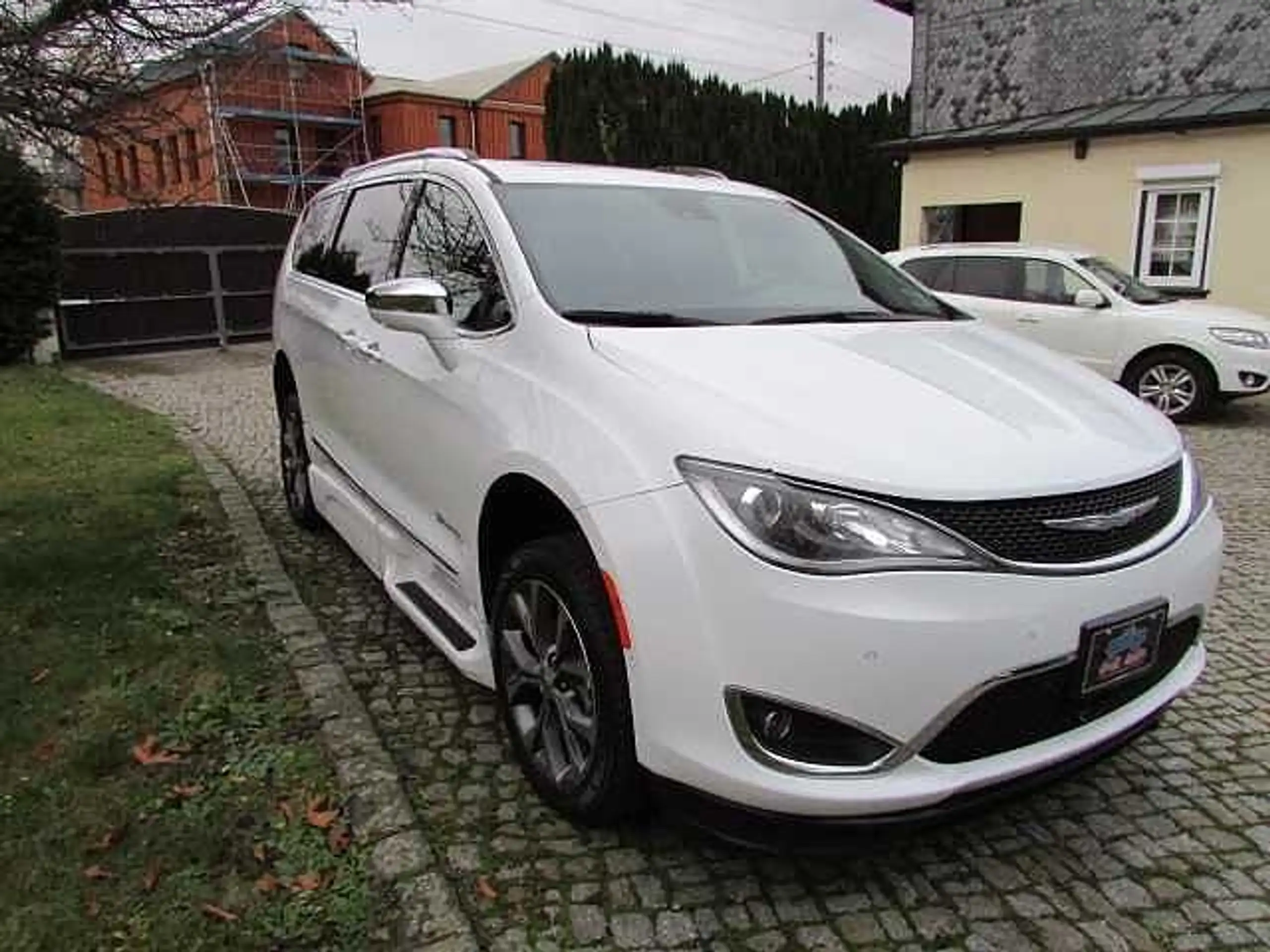 Chrysler - Pacifica