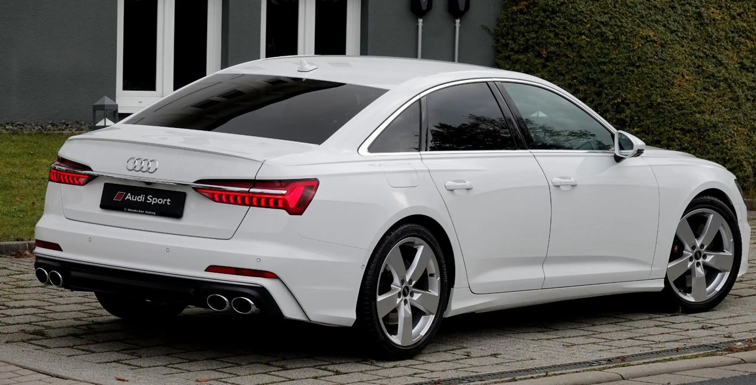 Audi - S6