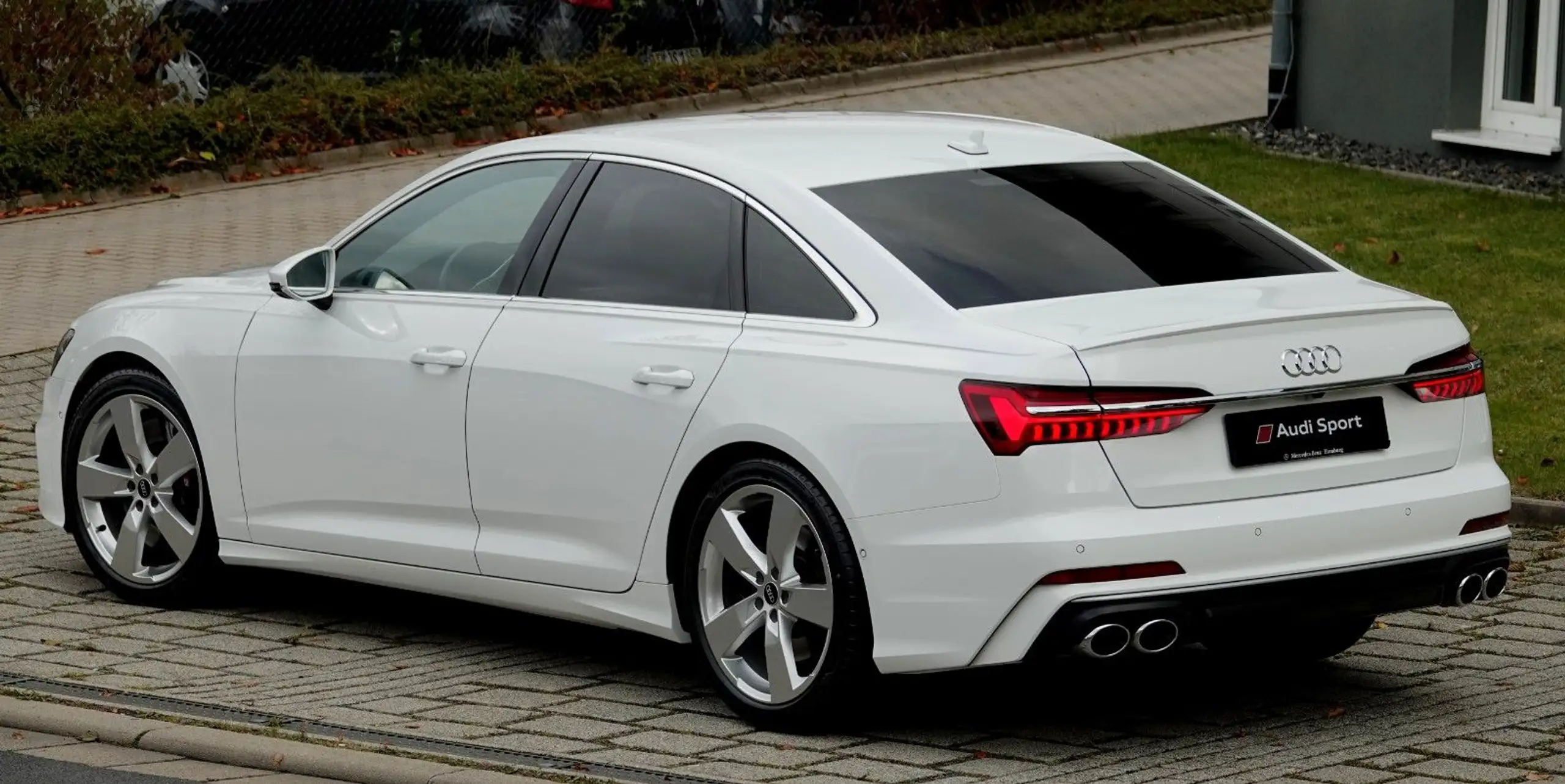 Audi - S6