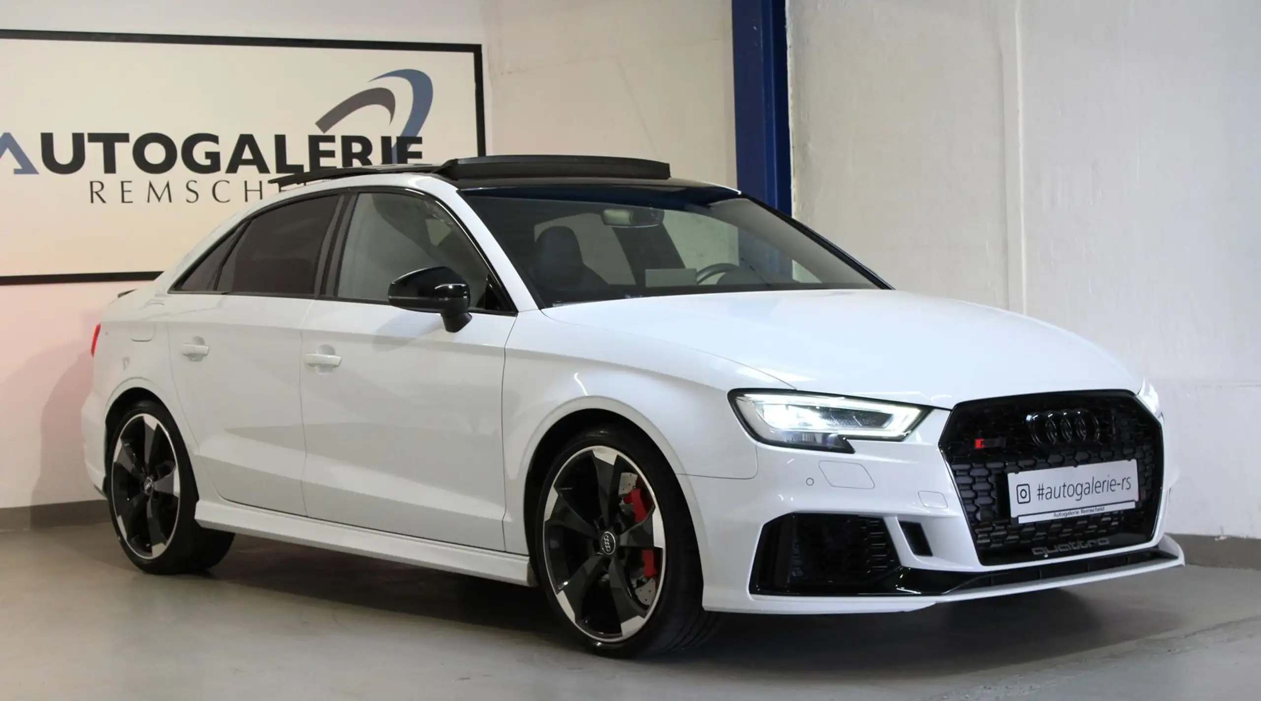 Audi - RS3