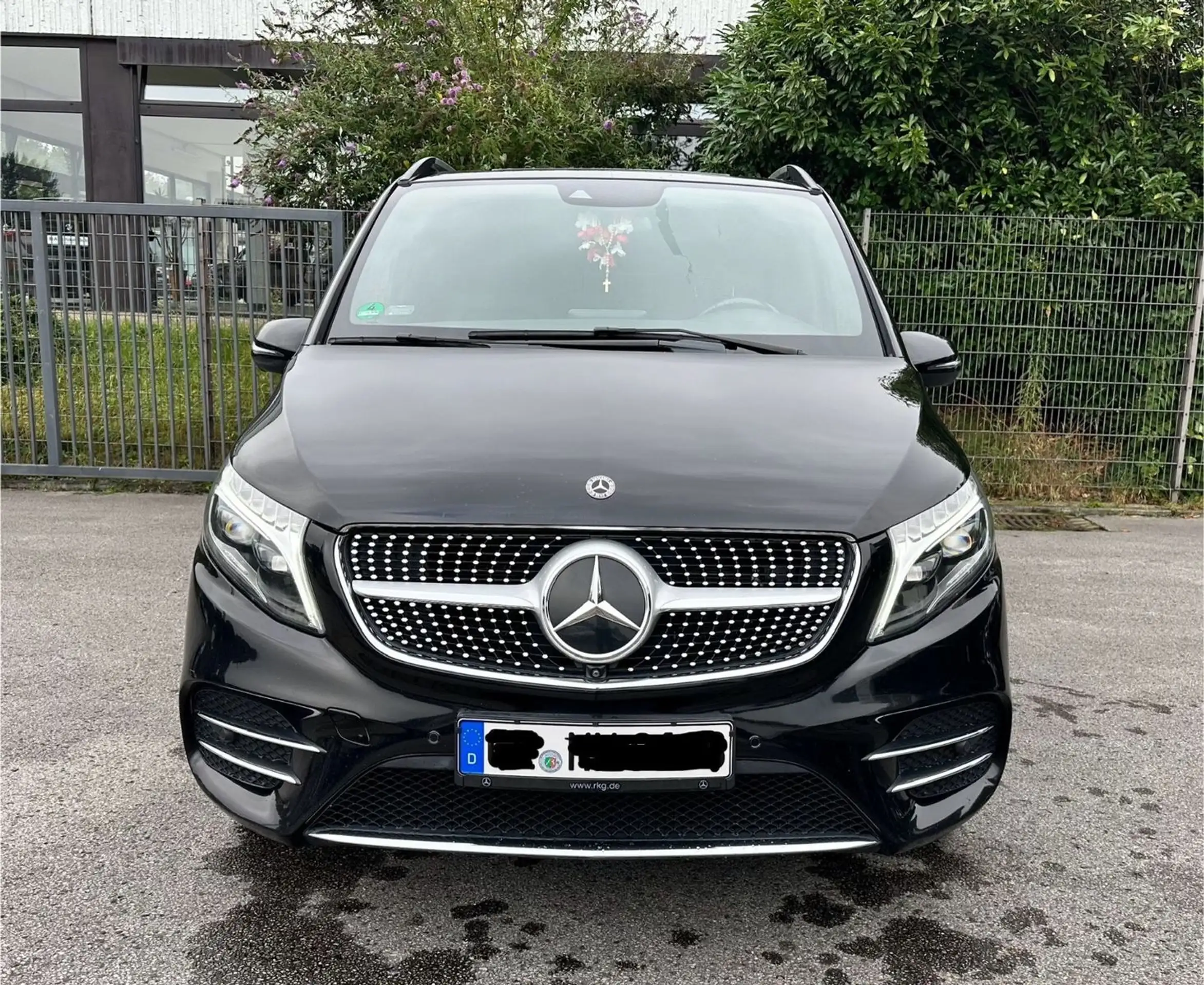 Mercedes-Benz - V 300