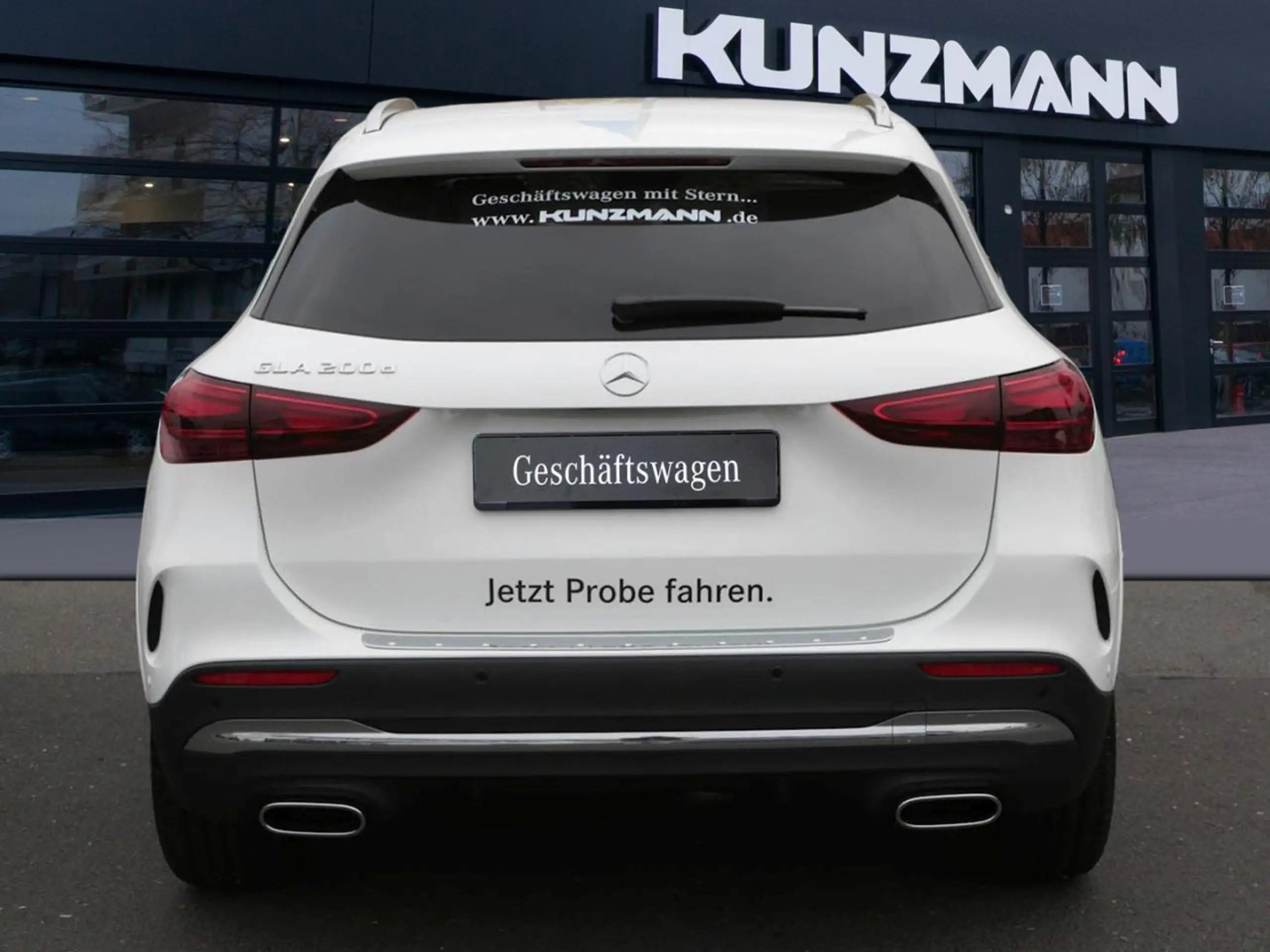 Mercedes-Benz - GLA 200