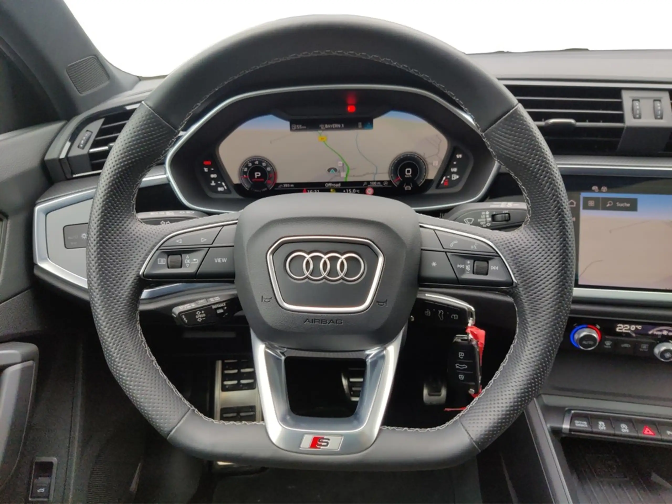 Audi - Q3