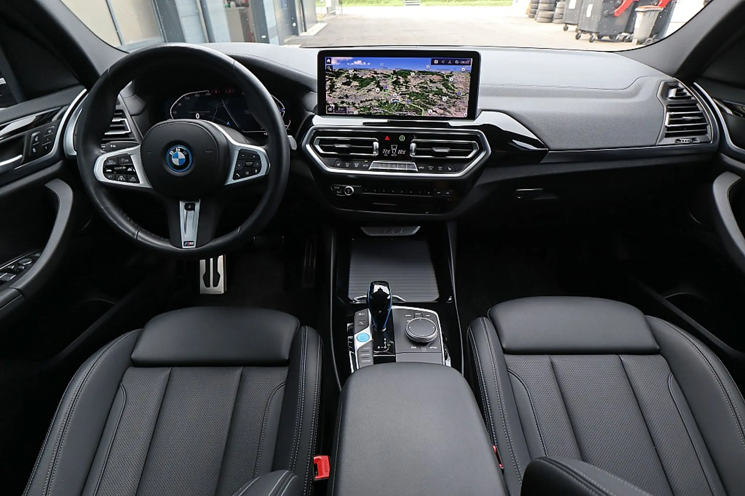 BMW - iX3