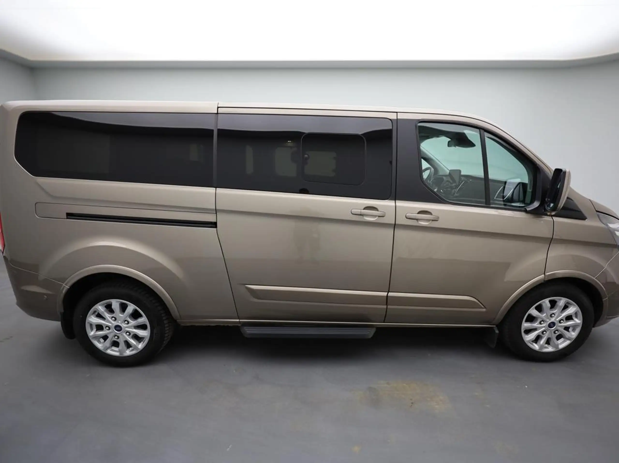 Ford - Tourneo Custom