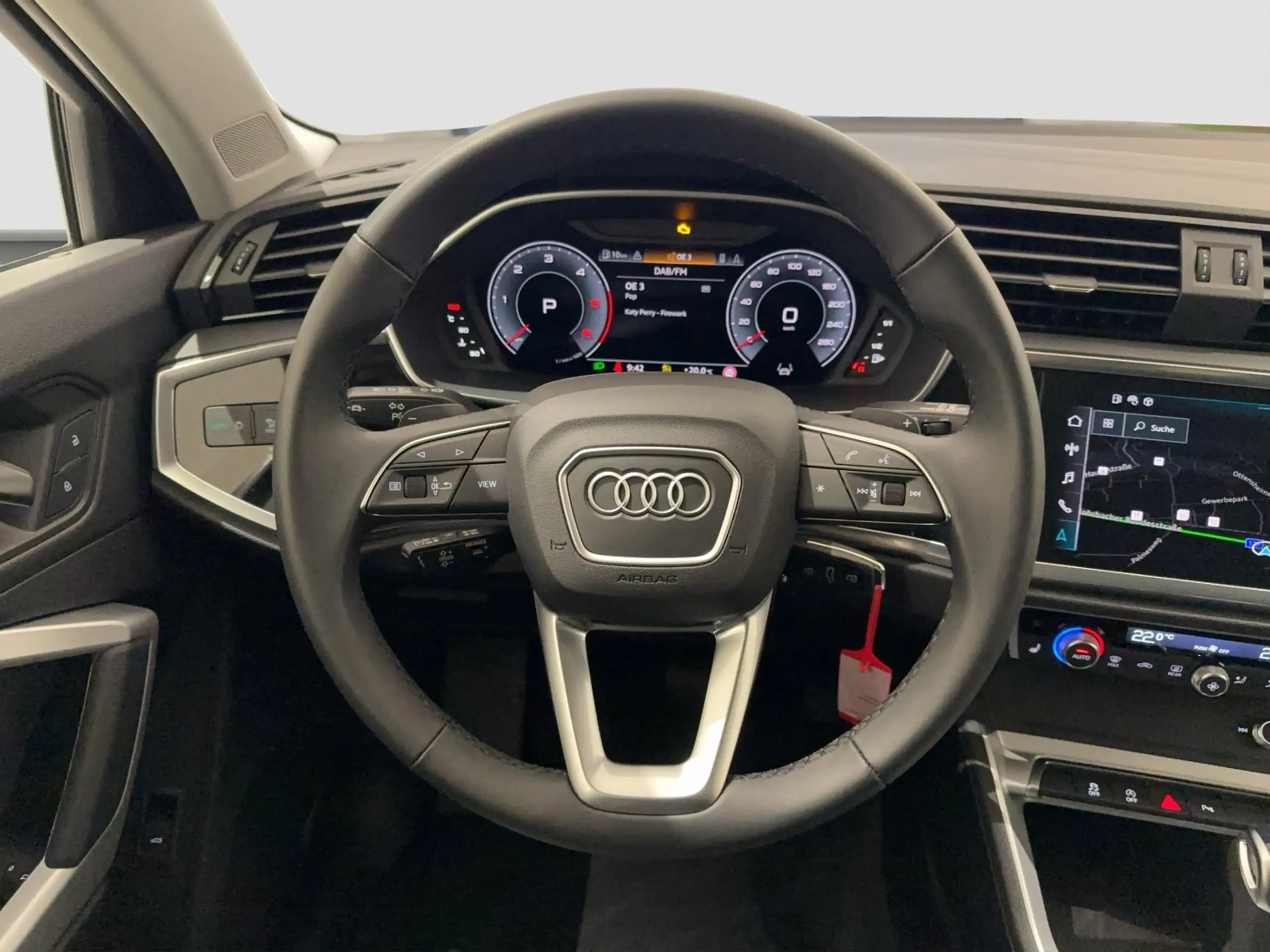 Audi - Q3