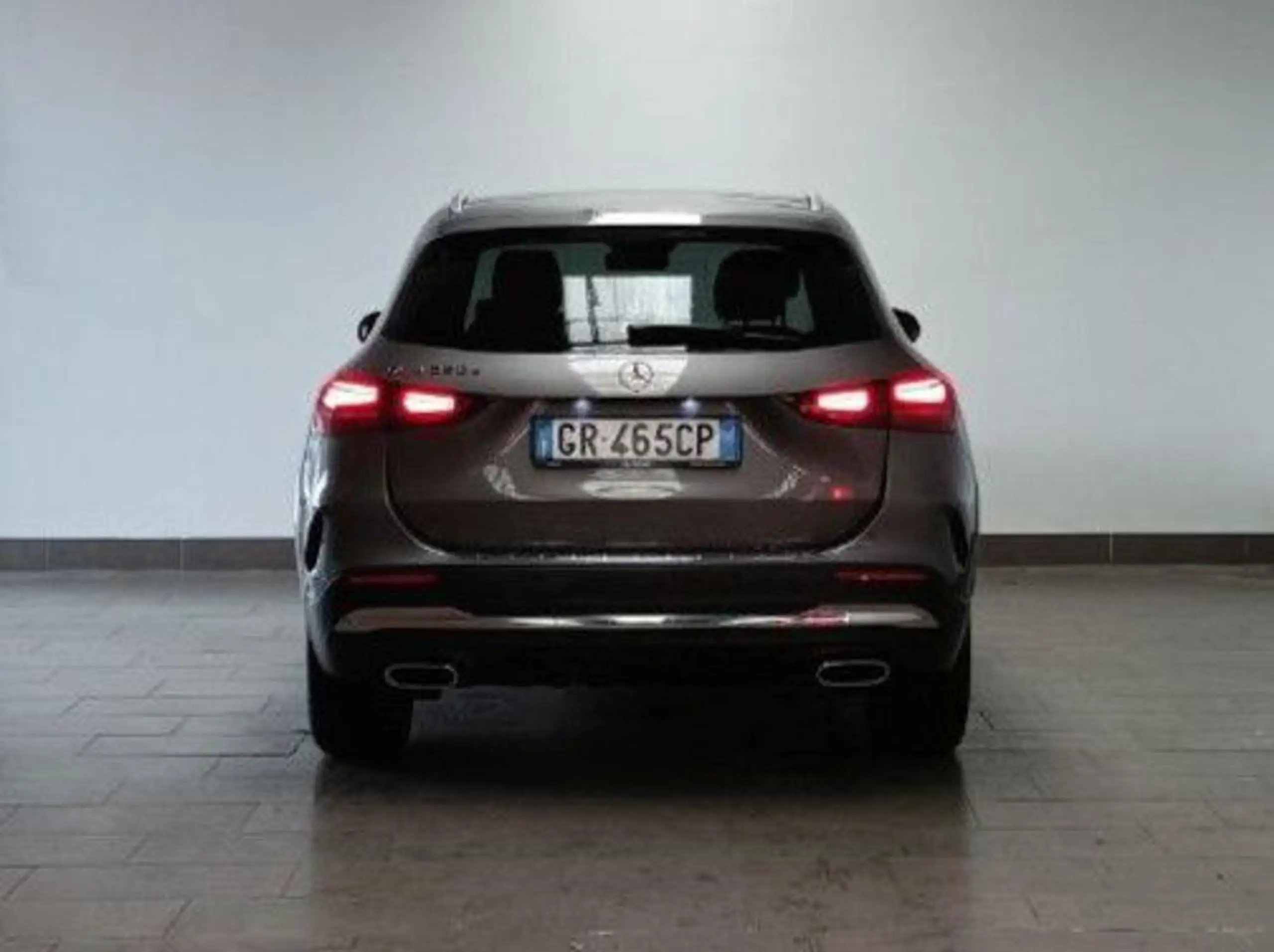 Mercedes-Benz - GLA 250