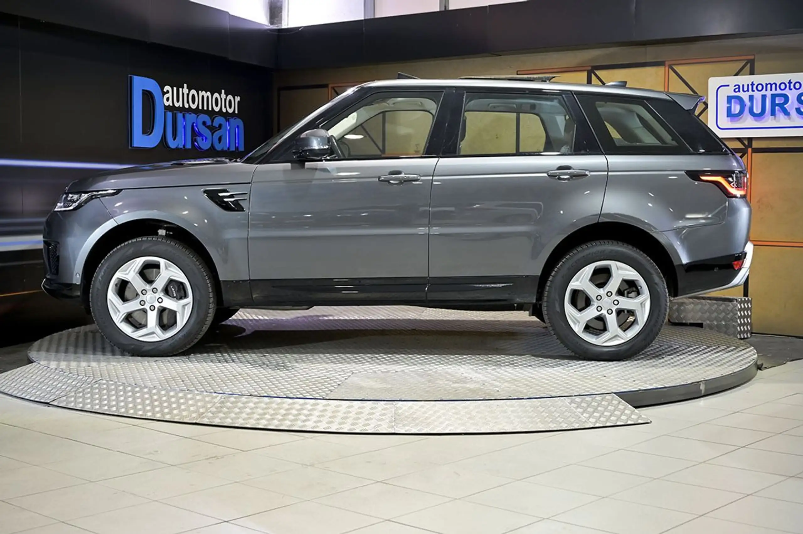 Land Rover - Range Rover Sport