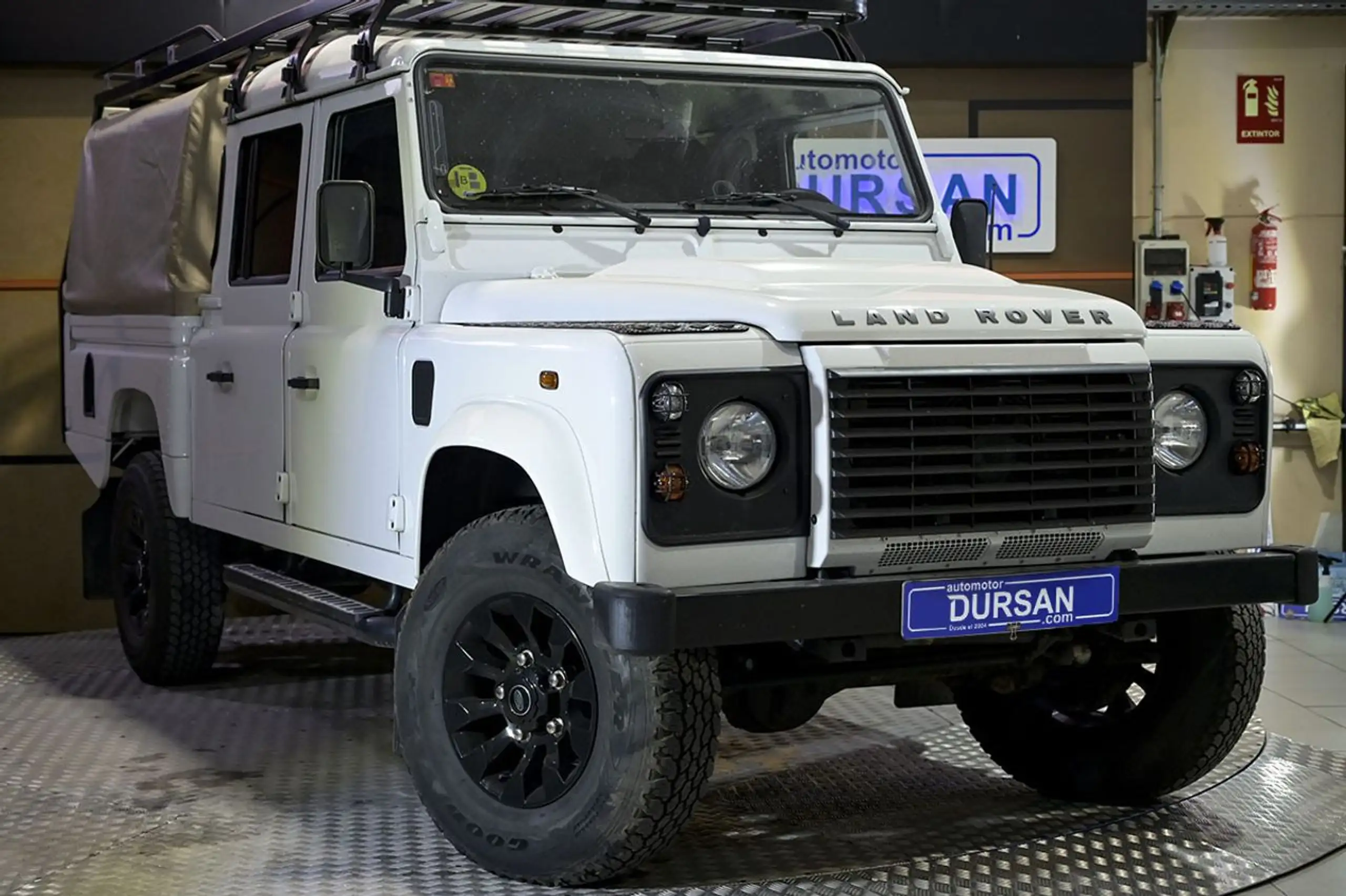 Land Rover - Defender