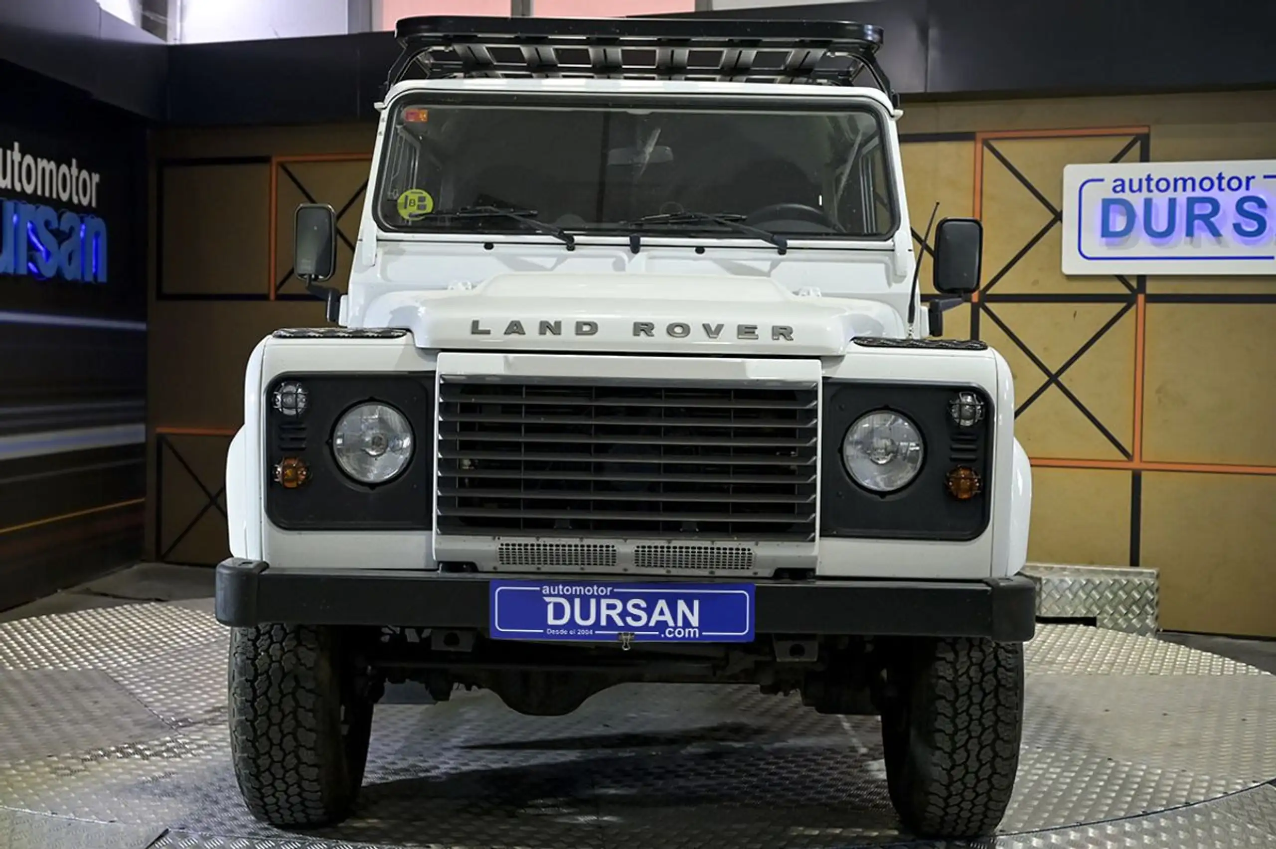 Land Rover - Defender